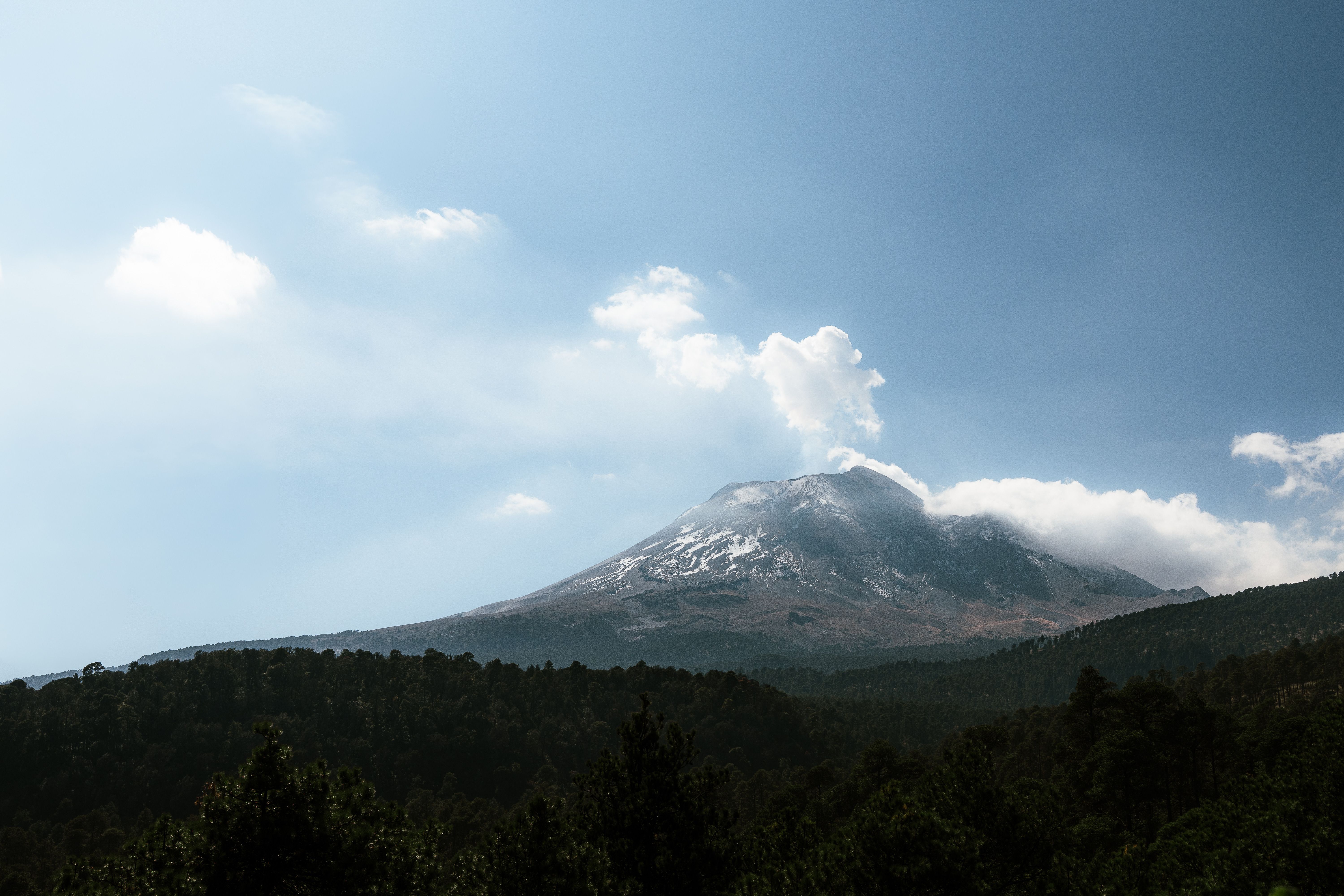Uitzicht op de vulkanen Popocatépetl en Iztaccíhuatl vanuit het zuiden 2