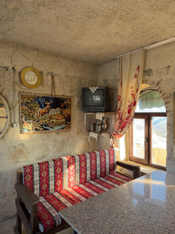 Cozy Turkish Interior with Tapestry and View · Free Stock Photo