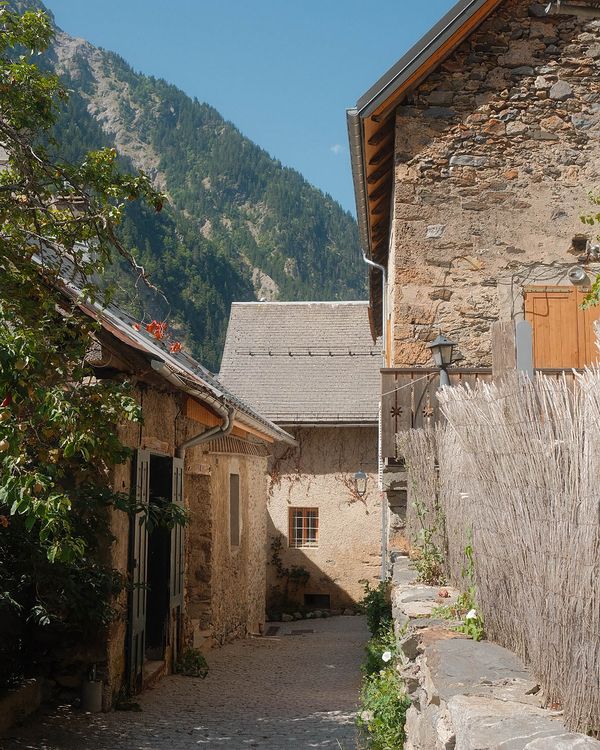 Charming Alpine Village In Les Deux Alpes France Free Stock Photo charming-alpine-village-in-les-deux-alpes-france-free-stock-photo