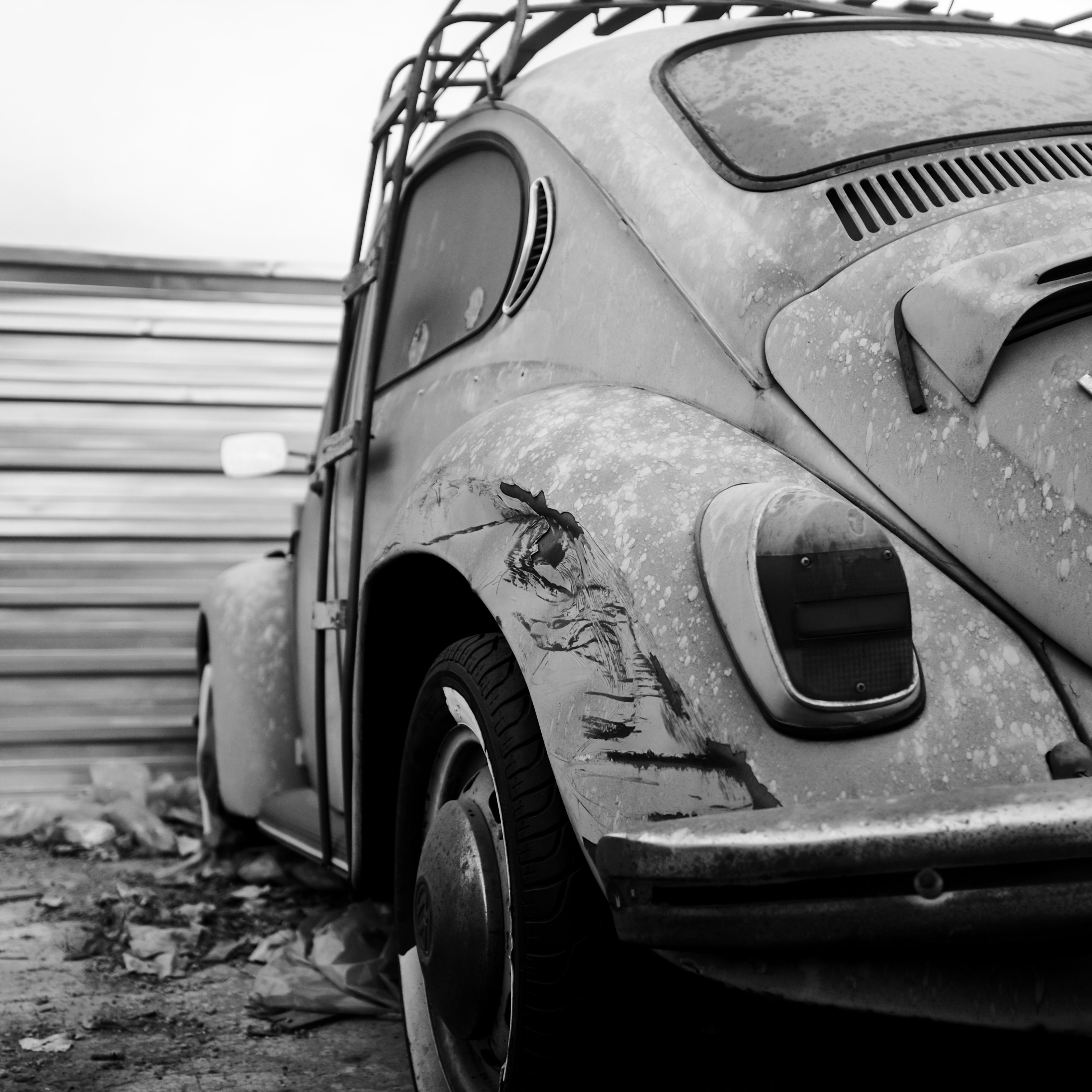 Vintage Rusty Beetle Car in Black and White · Free Stock Photo