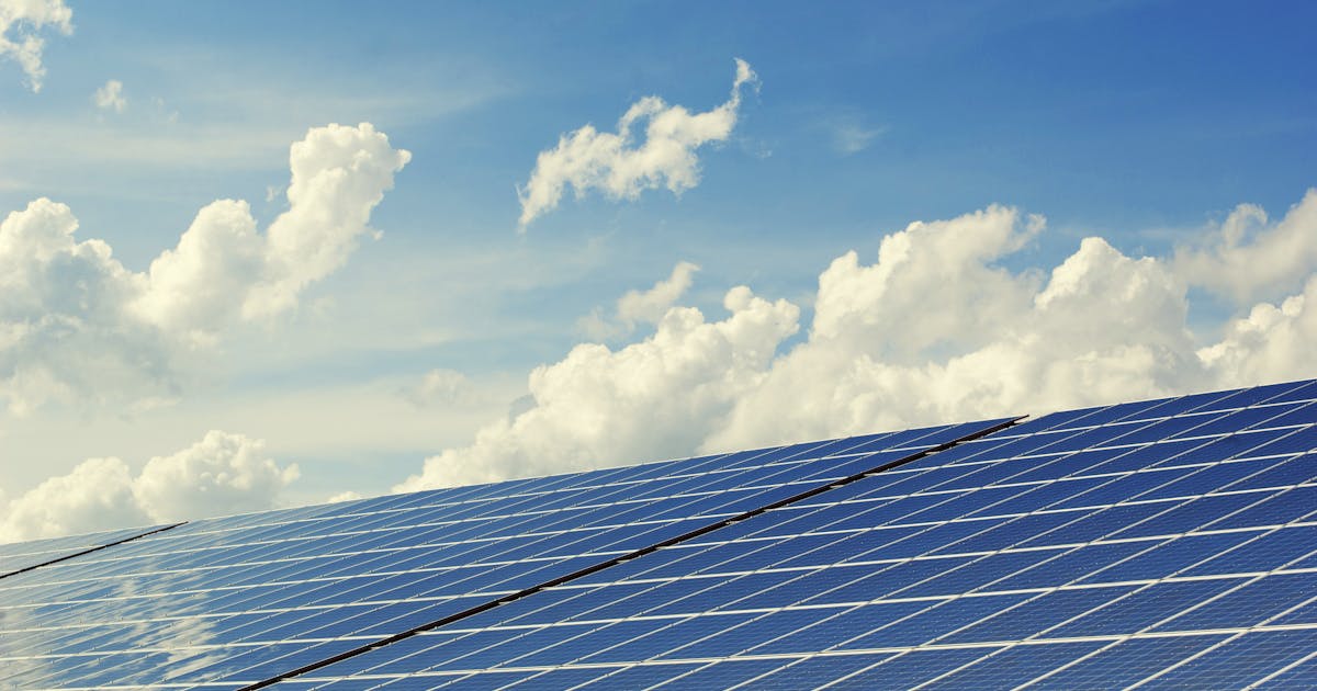 Solar Panel ROI in 2025: A Comprehensive Homeowner's Guide