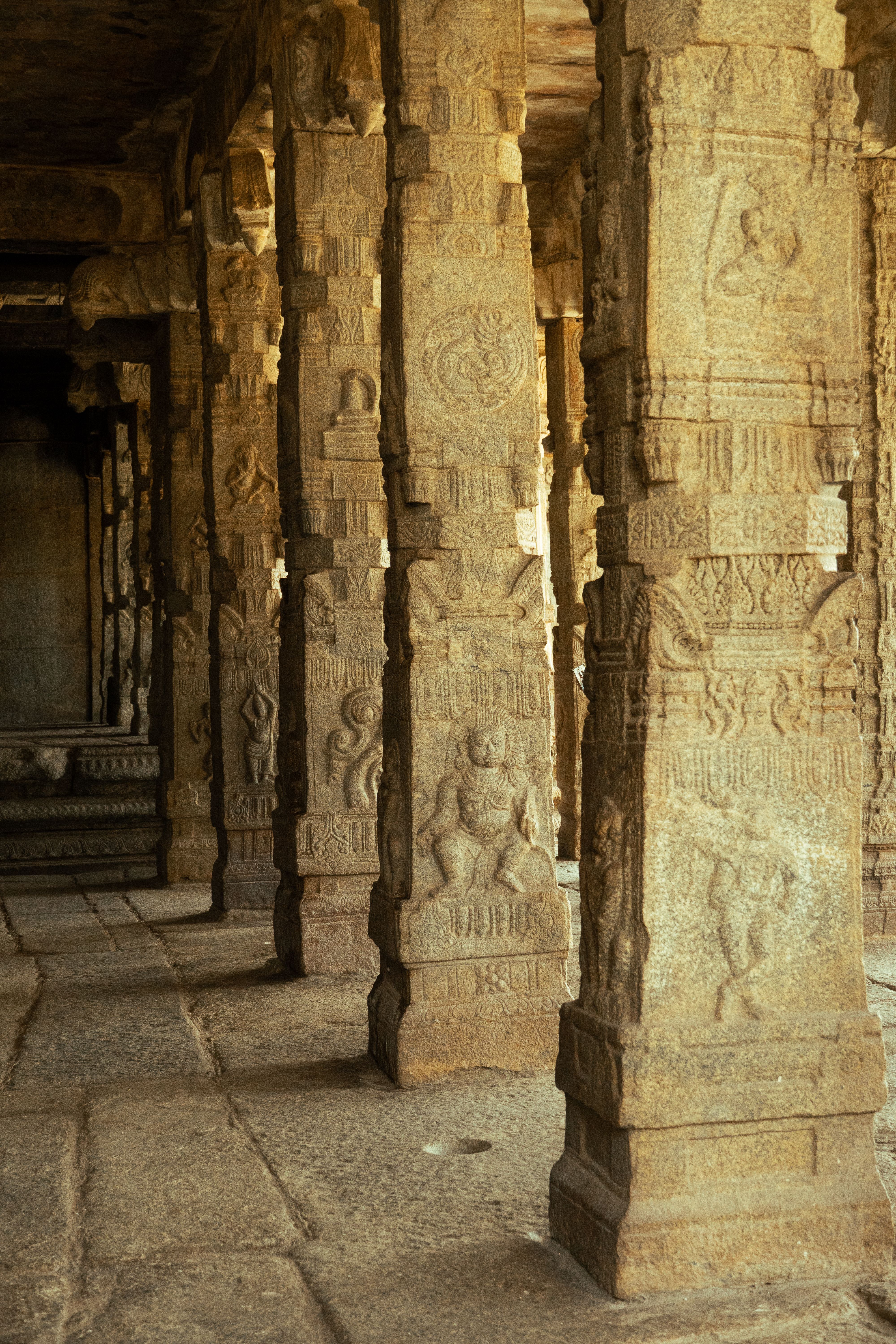 Intricately Carved Stone Columns in Lepakshi Temple · Free Stock Photo