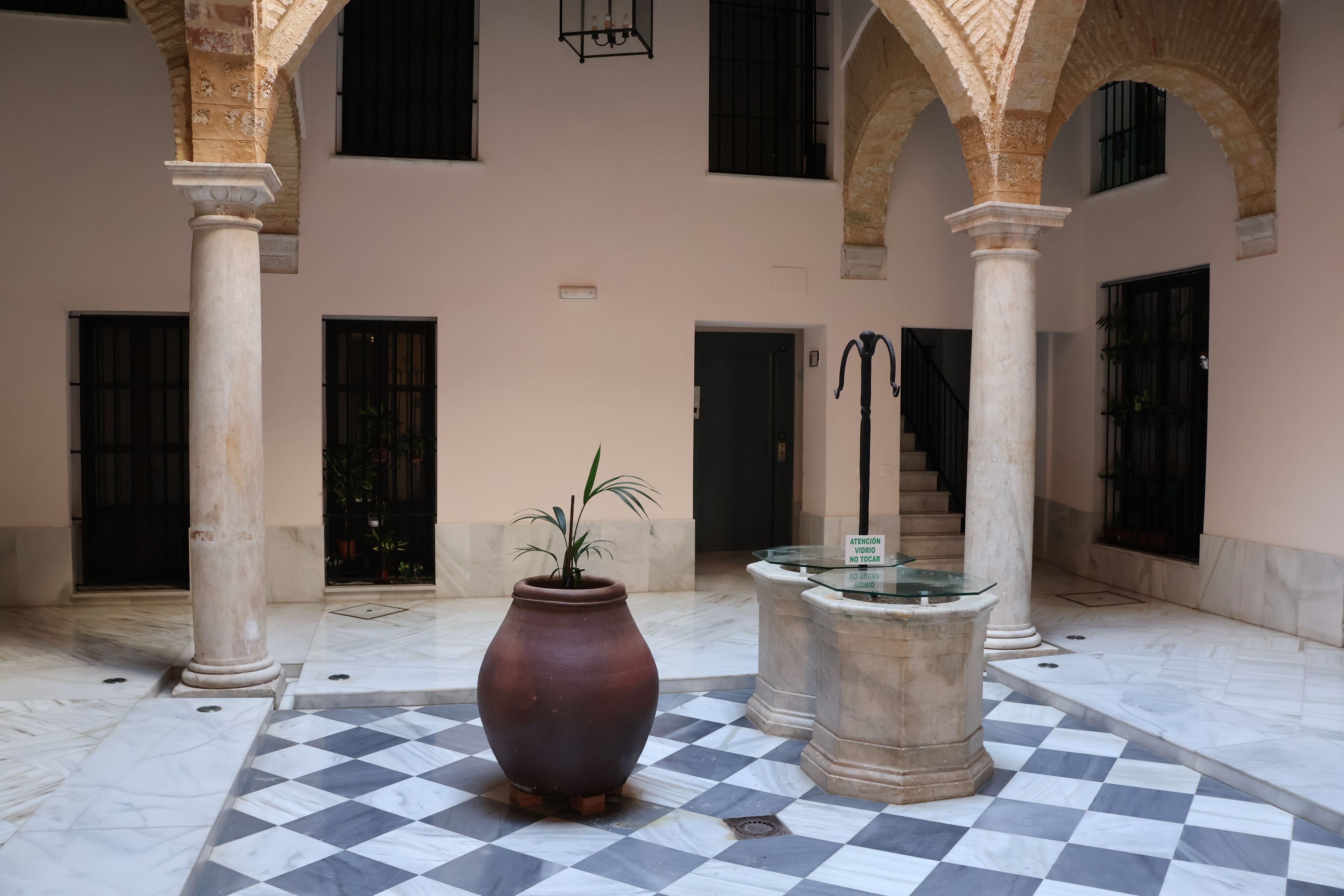 Cádiz historic building interior patio