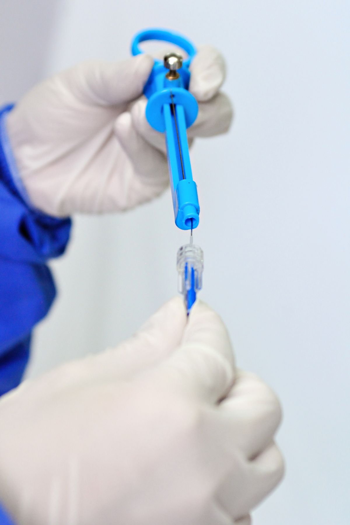 Precision pipetting in a laboratory