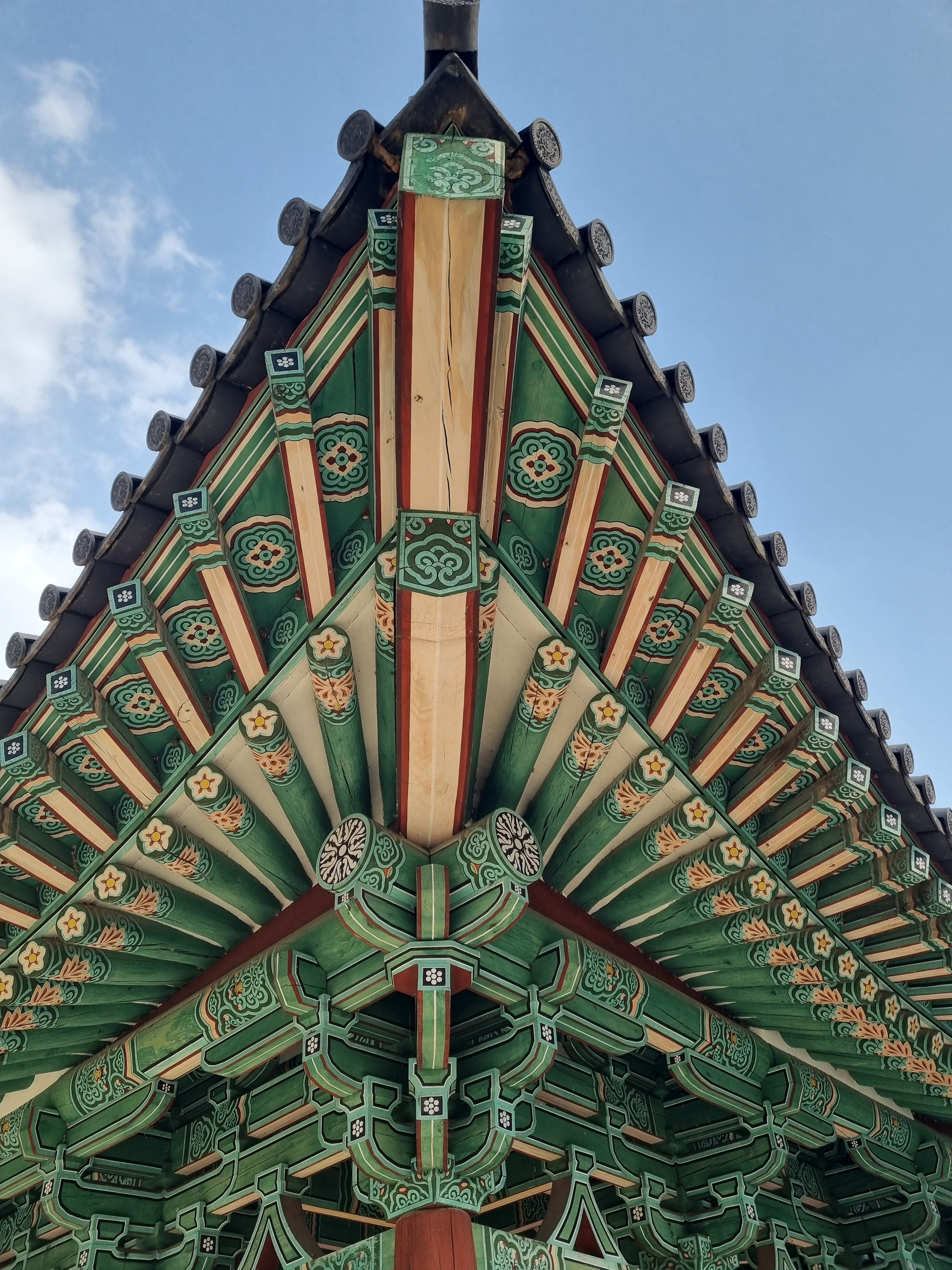 traditional Korean temple architecture