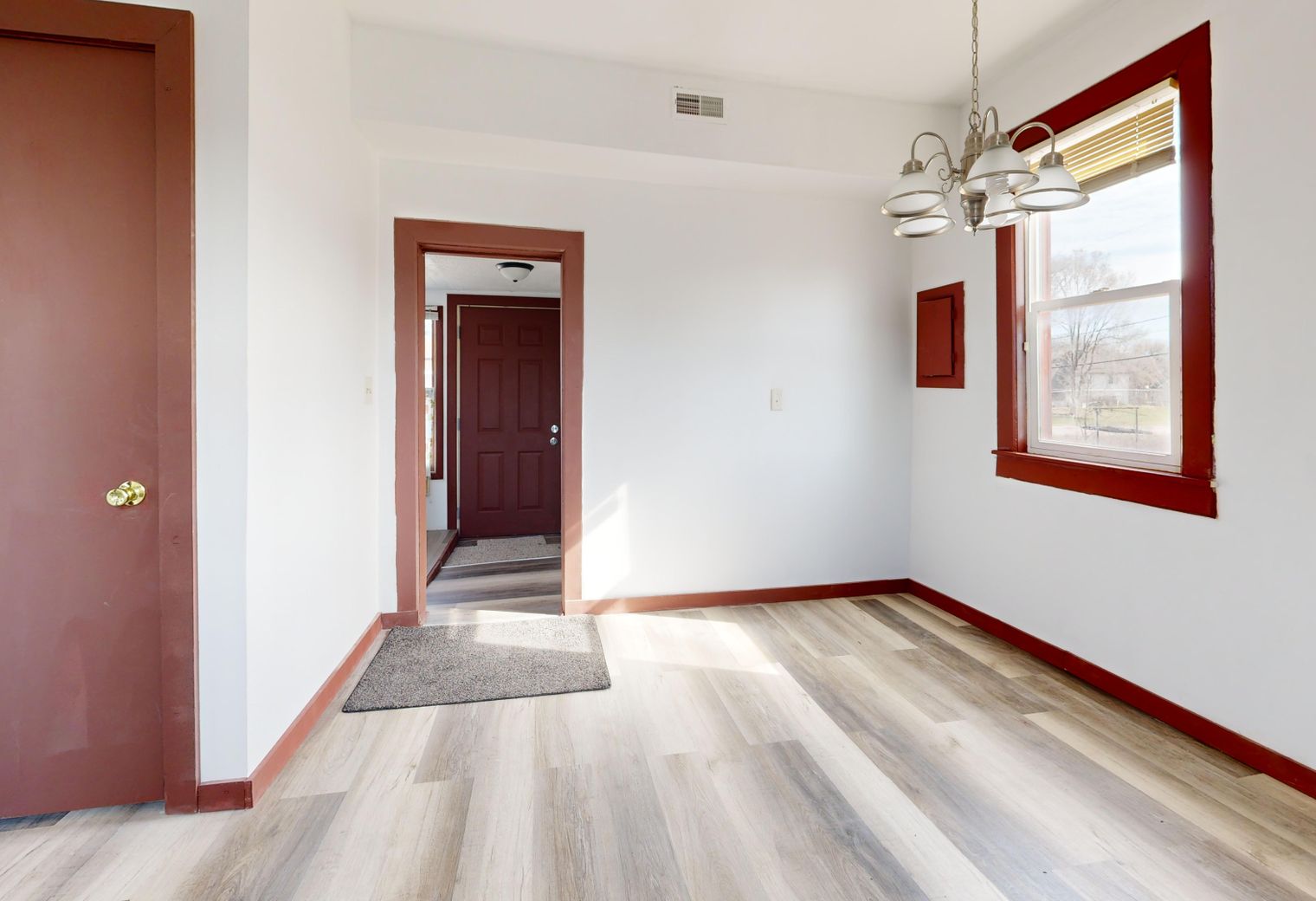 House Painting in Wimbledon — woodwork brushed to a crisp, smooth line