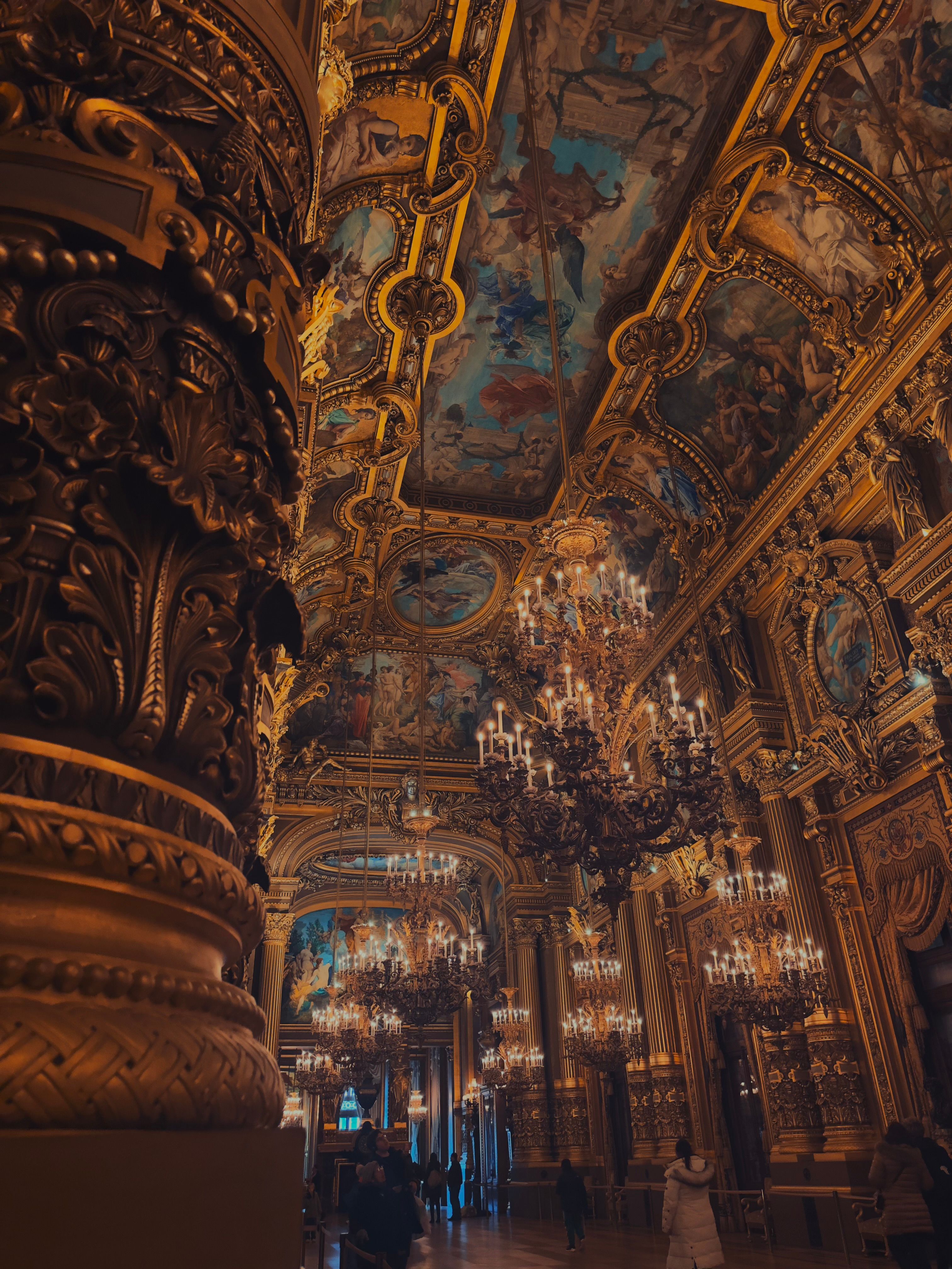 Opulent Interiors of a Historic European Palace · Free Stock Photo