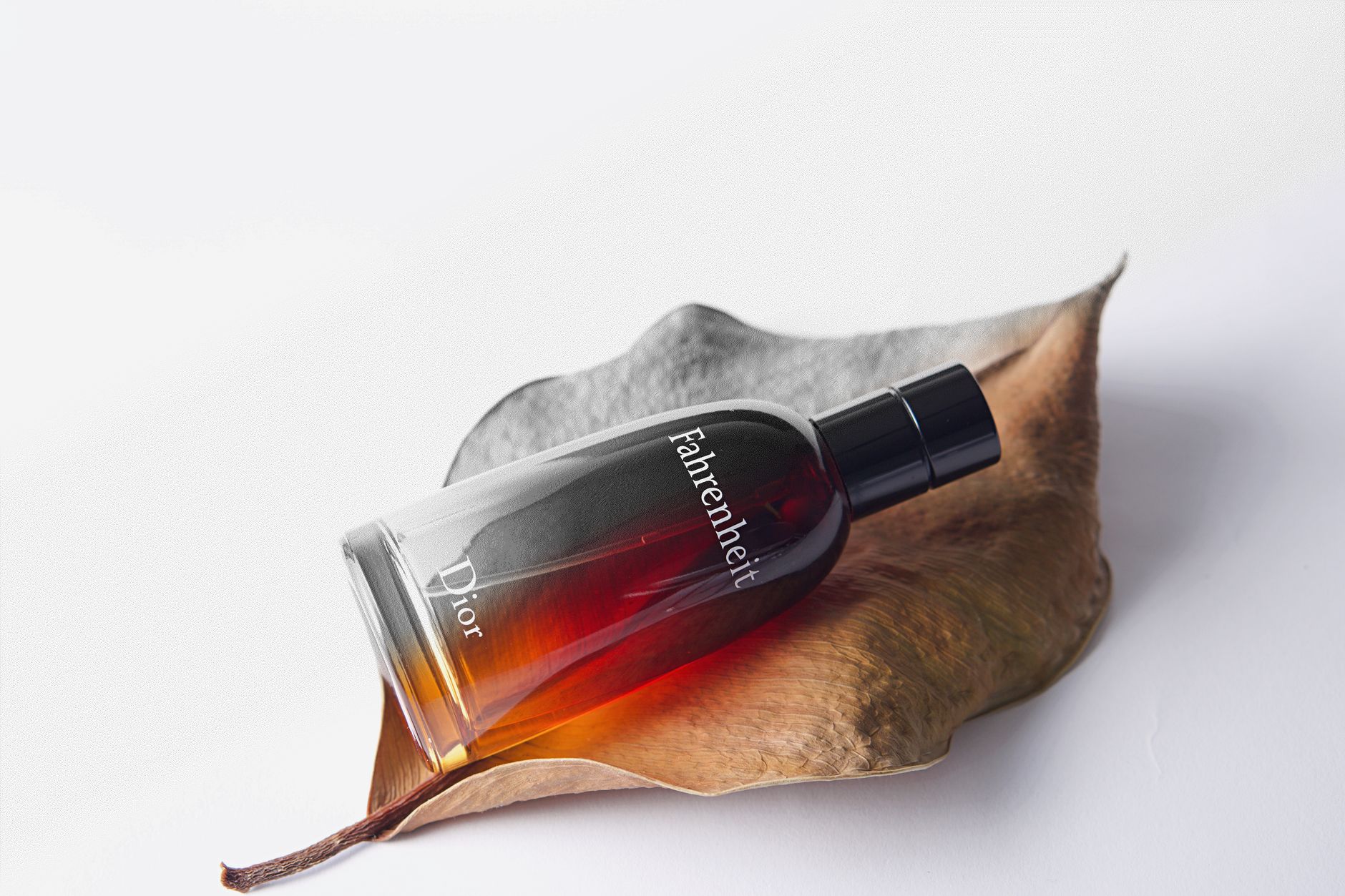 The Allure of Clean Perfumes: Scent Without the Worry
