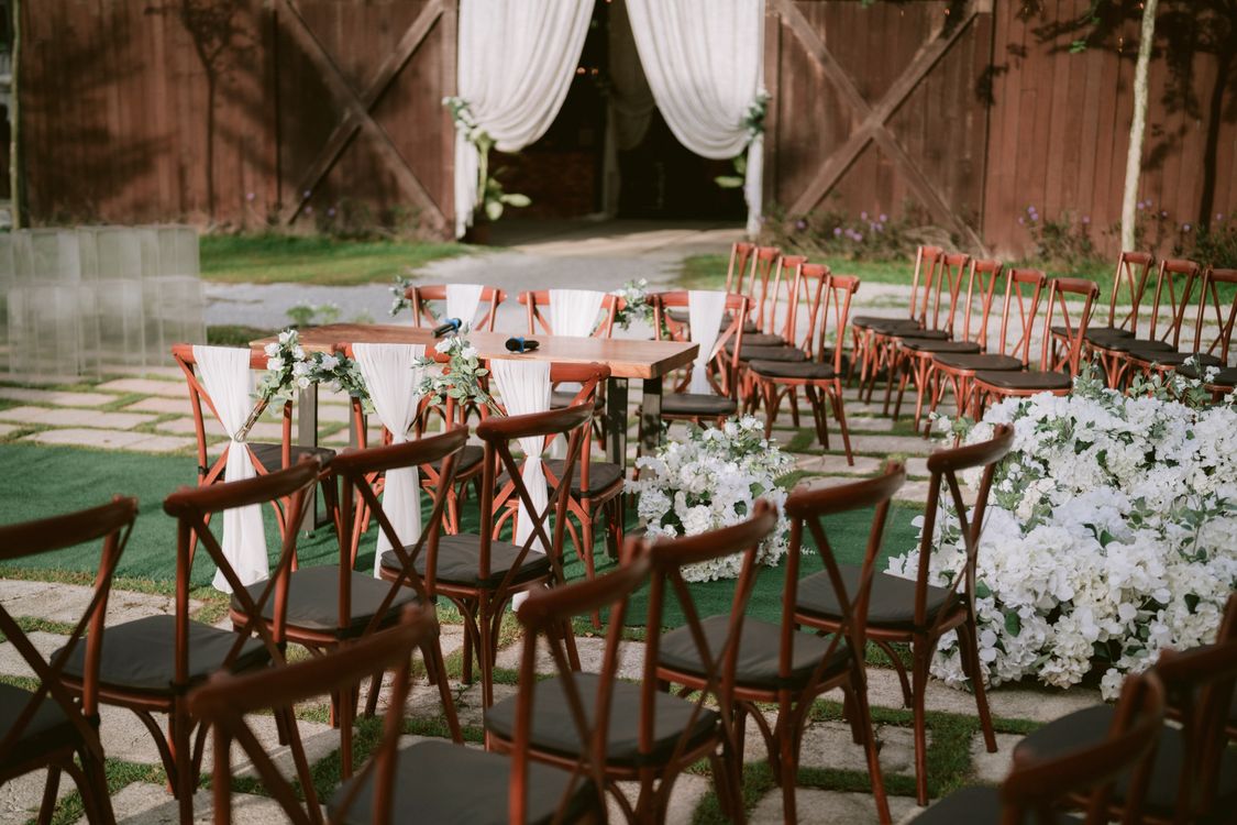 Beautiful Outdoor Wedding Ceremony Setup · Free Stock Photo