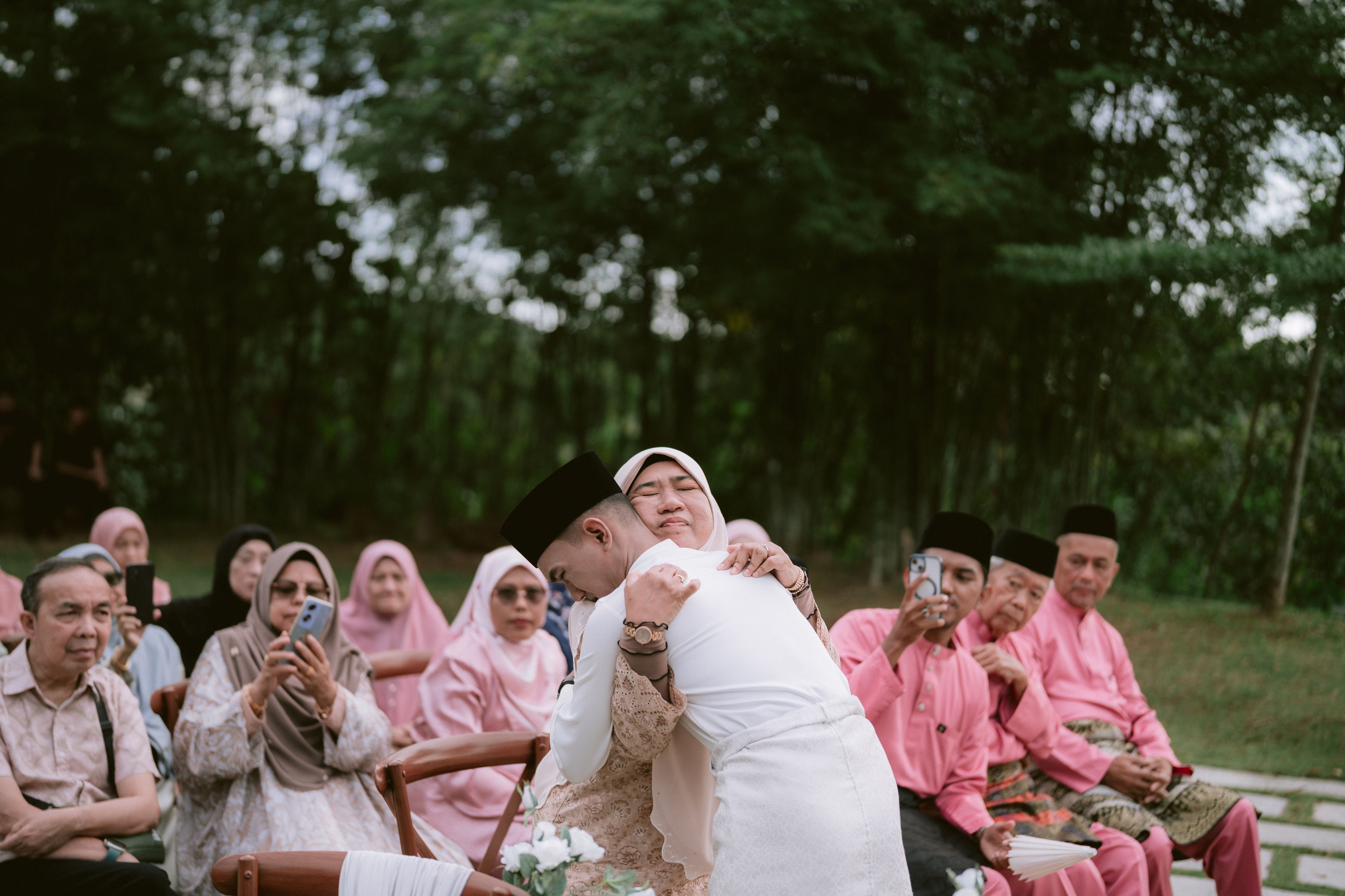 Heartwarming Outdoor Family Celebration Gathering · Free Stock Photo