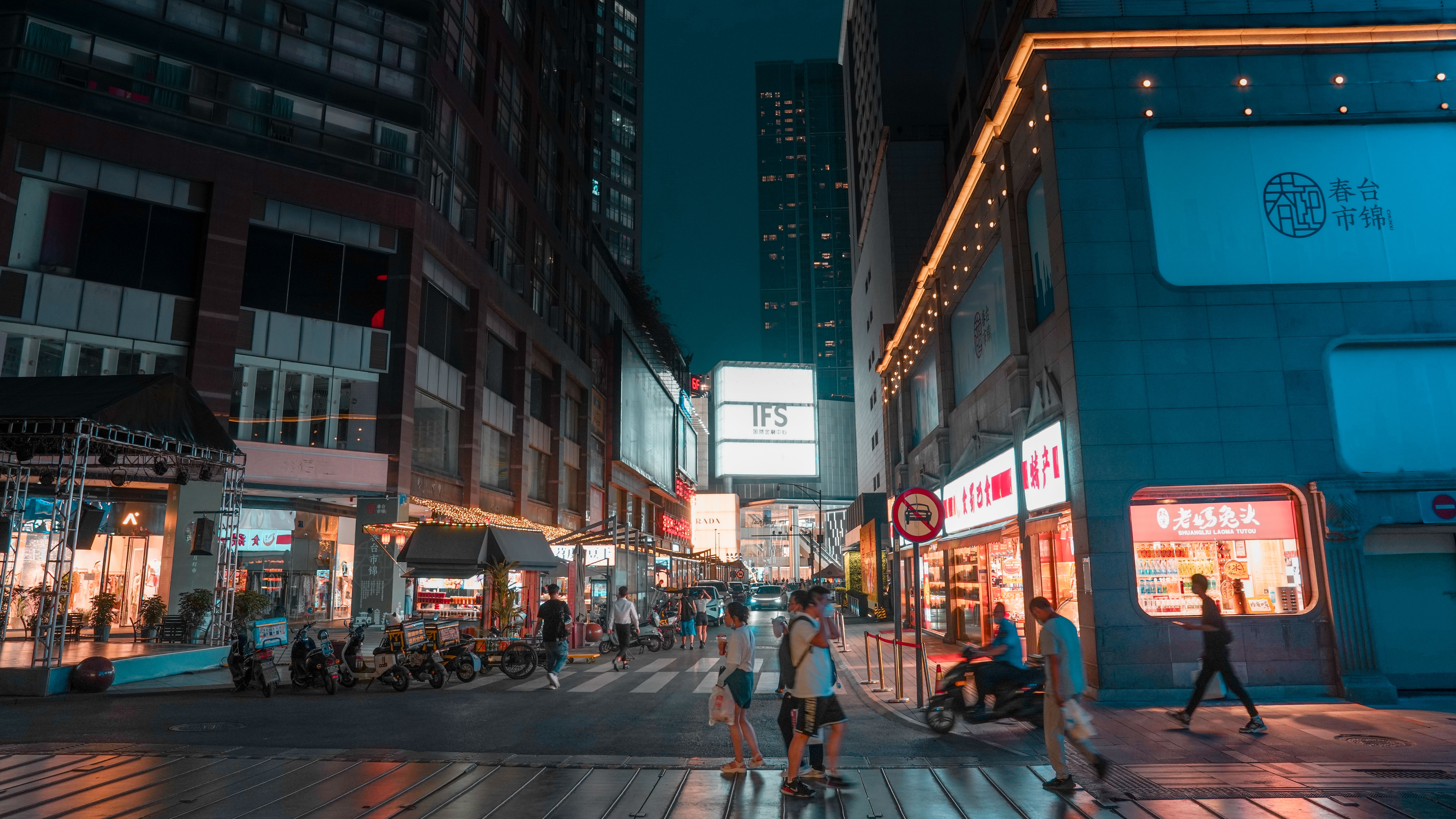 Chengdu Jinli Ancient Street — Evening in Jinli: The Lantern Experience
