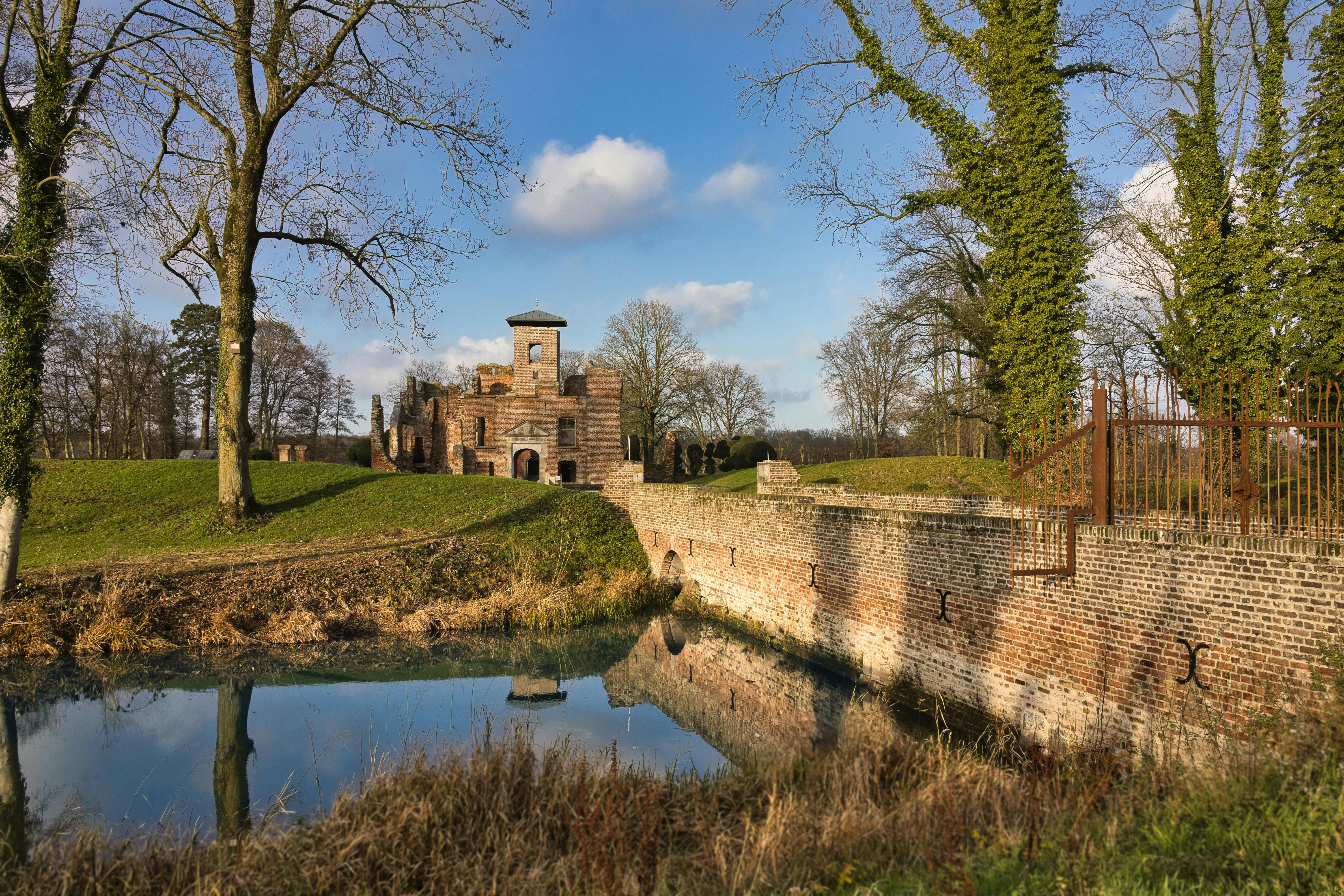 國防：顧立雄：鋼芯彈採購價低於自製，彈藥產線將於9月到位