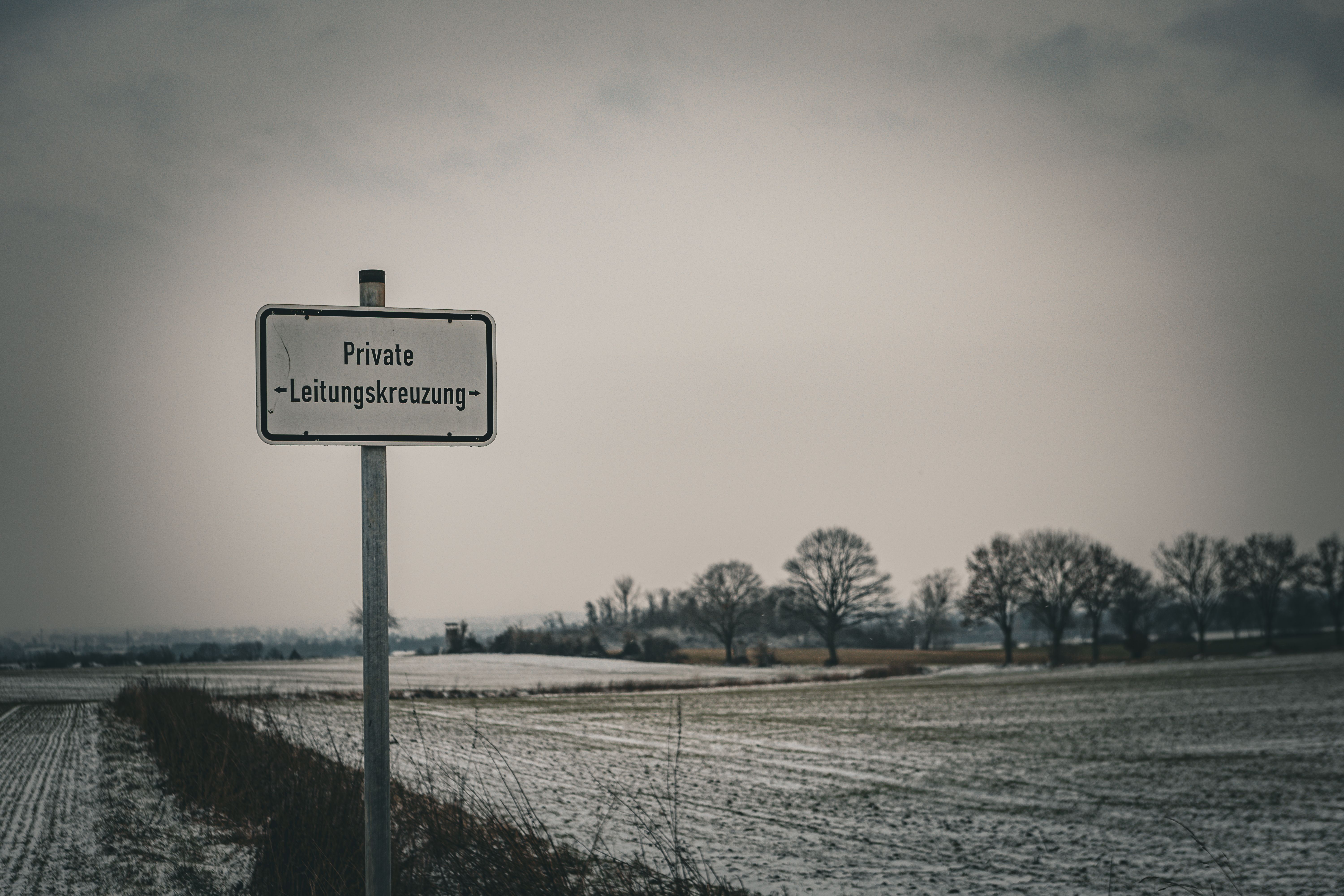 Gratis stockfoto met afzondering, bewegwijzering, bewolking Stockfoto