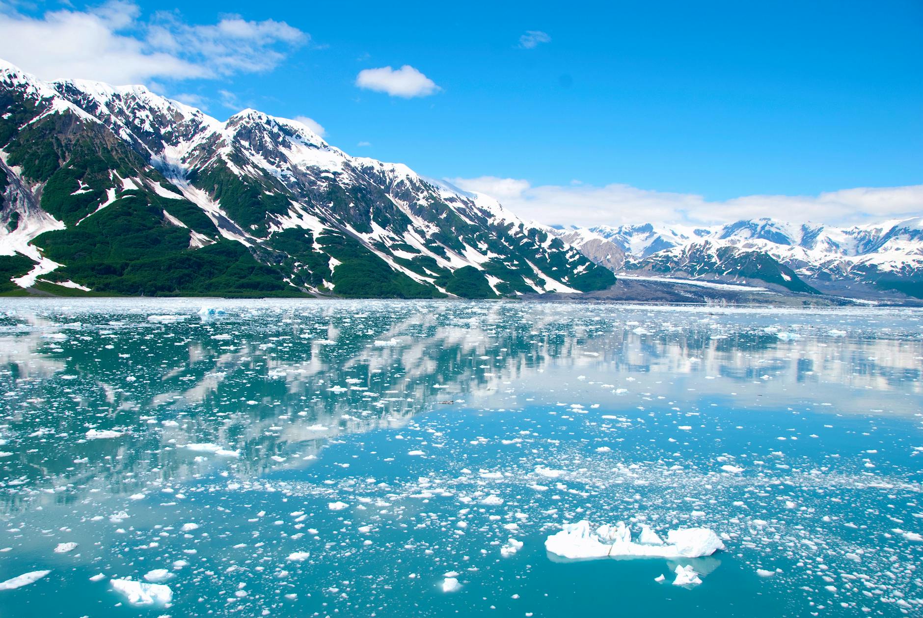 alaska glacier ice mountains