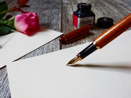 Free Brown Fountain Pen Stock Photo