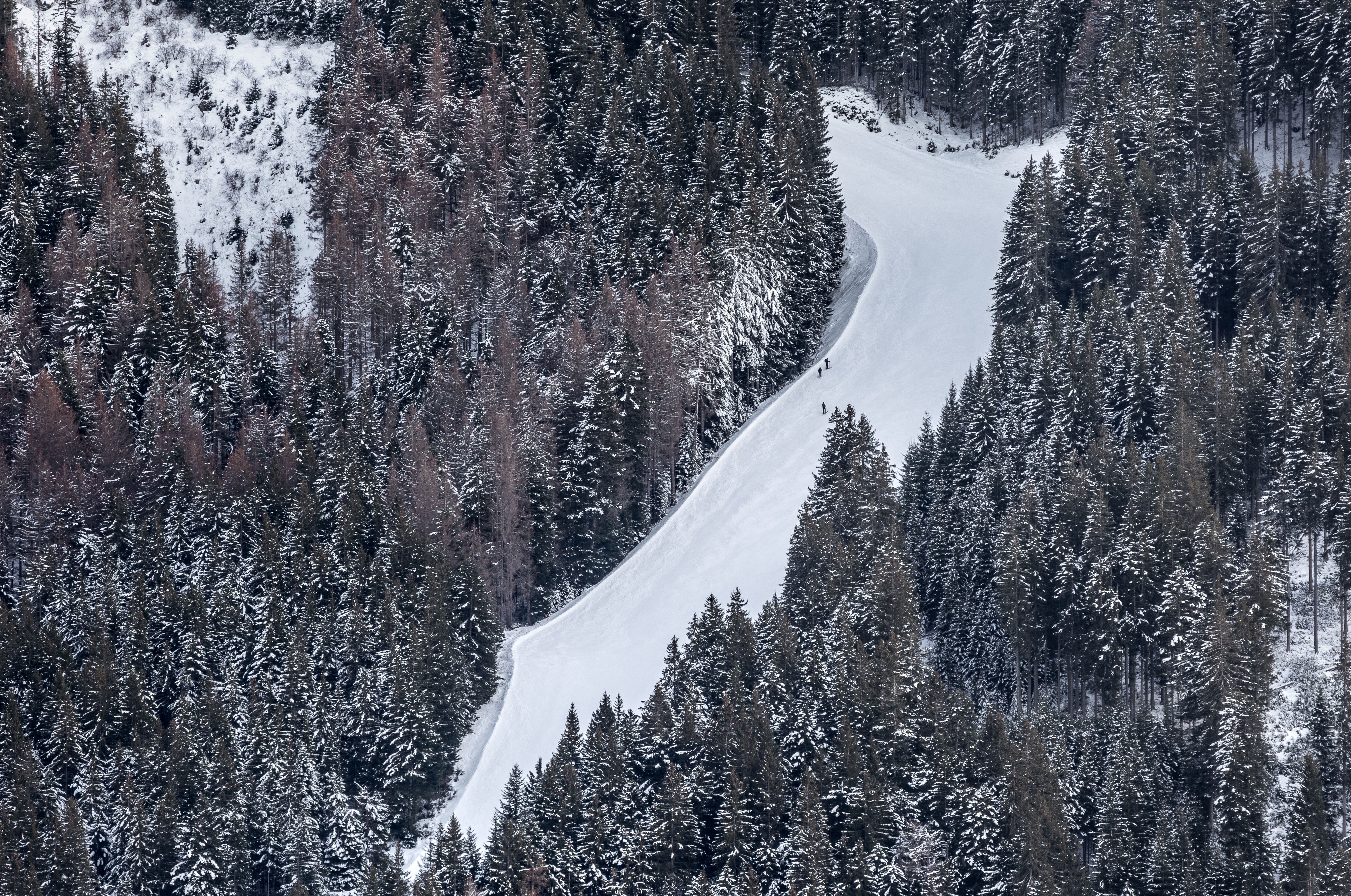 Ski Andorra - Best Resorts, Slopes, and Après-Ski Guide