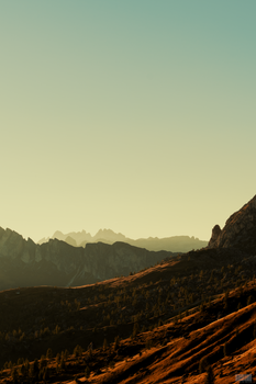 Stunning alpine landscape at golden hour, showcasing nature's beauty.