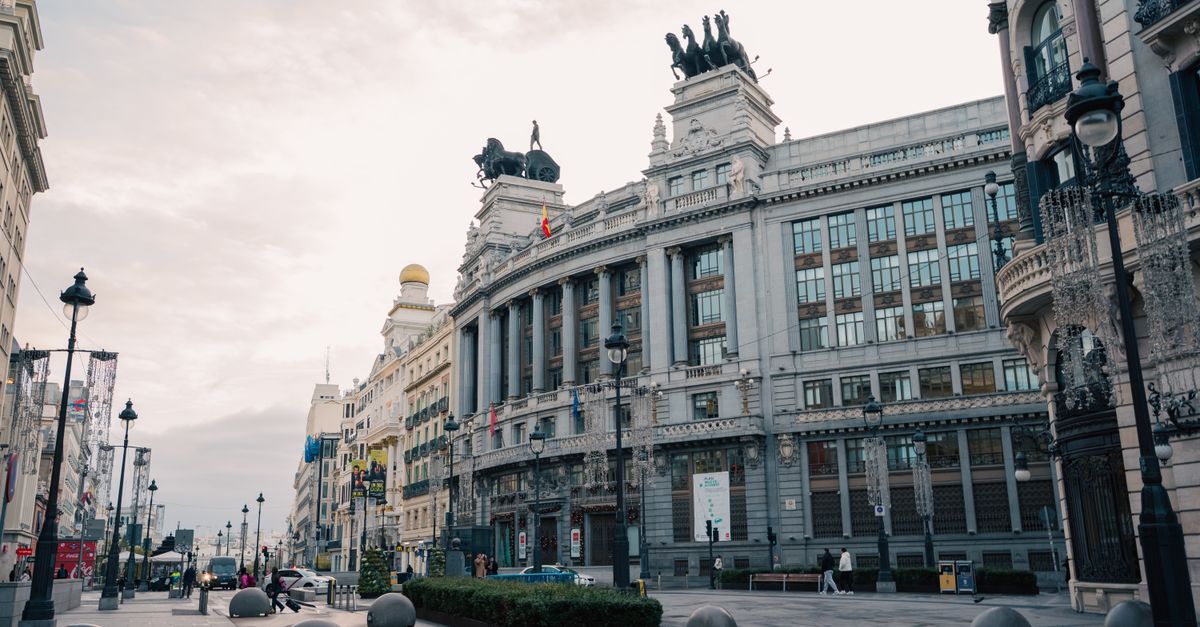 eSIM Madrid: internet en Barajas y el centro sin roaming