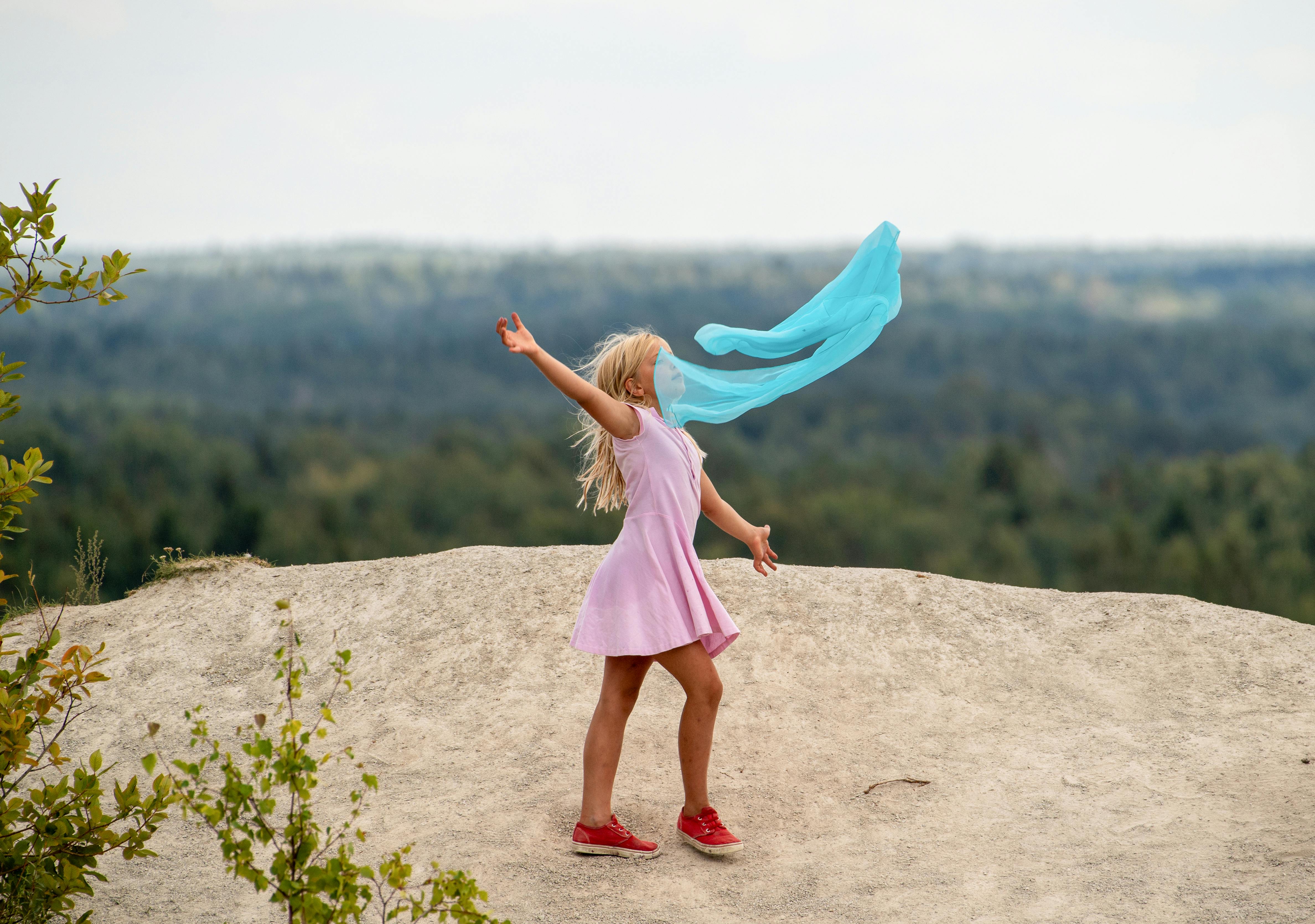 Curious Life Certificate encourages personal development to combat mental health challenges — Photo by Margo Evardson on Pexe