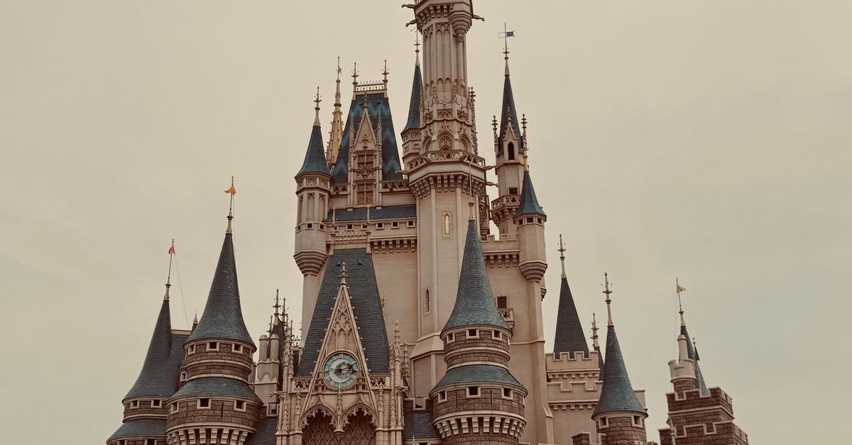 Los parques temáticos más grandes del mundo con múltiples parques, hoteles y zonas comerciales Los parques temáticos más grandes del mundo con múltiples parques, hoteles y zonas comerciales