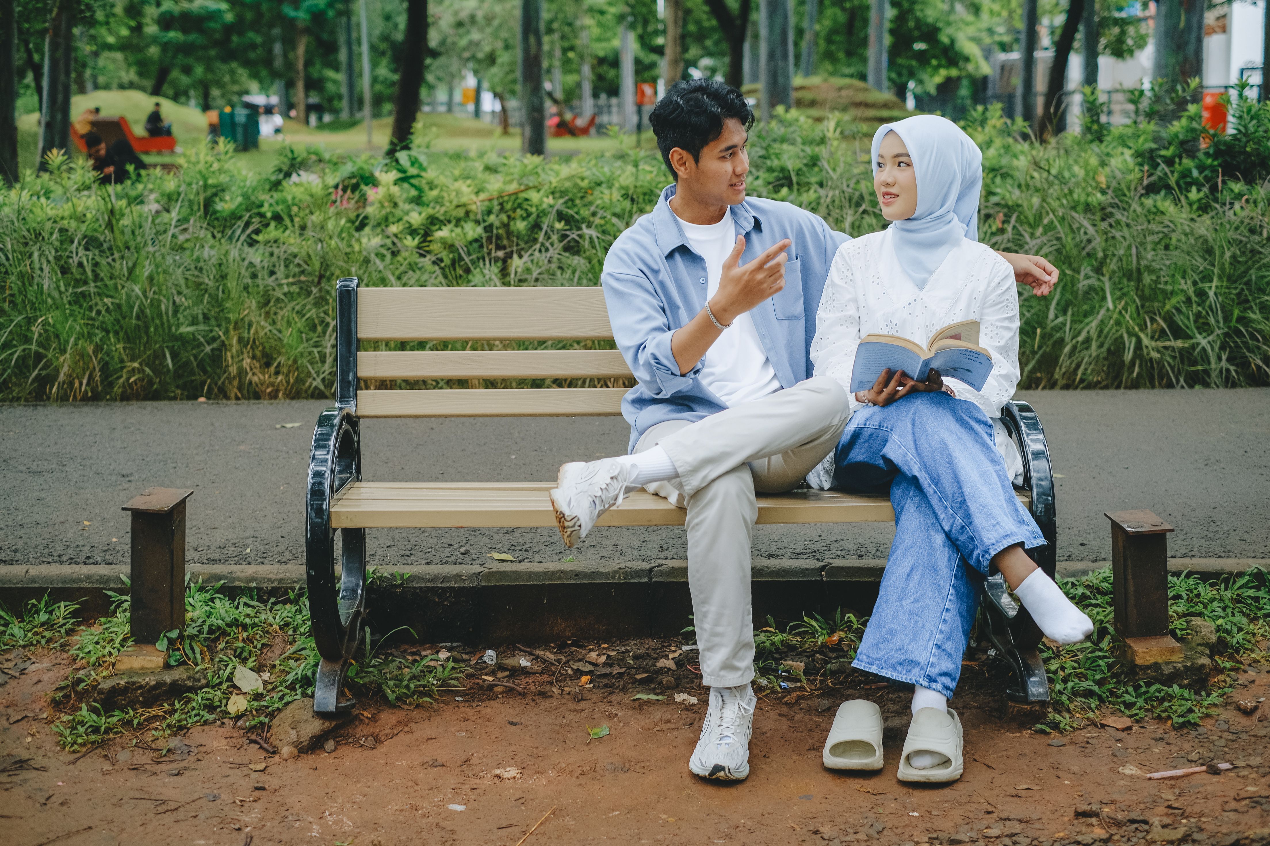 Bupati Serang Senang Suami Mengisi Materi Retreat Gelombang Kedua: Kesempatan Berbagi Pengetahuan untuk Kepala Daerah