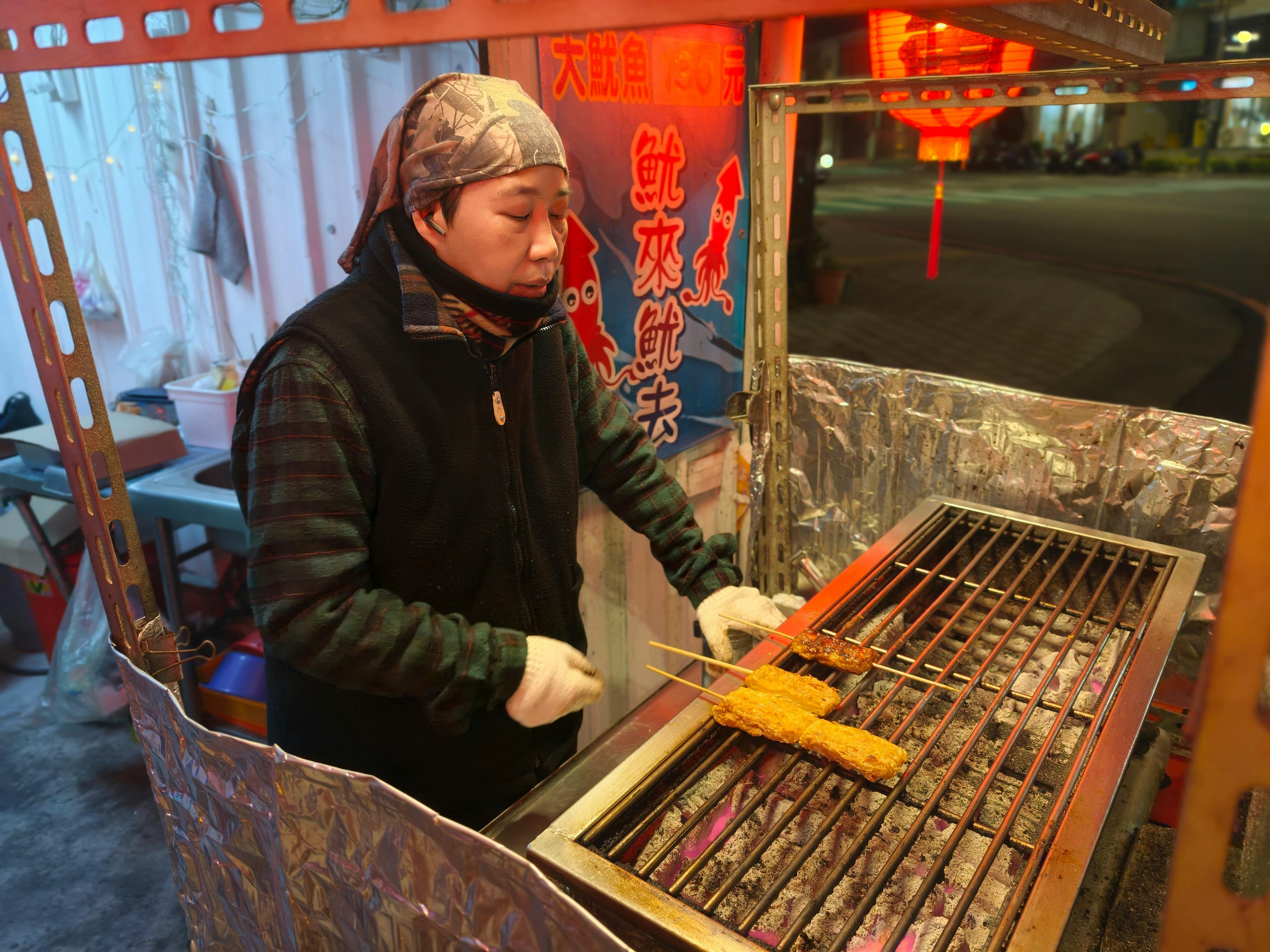 雲林「台版嵐山」火災持續蔓延 國防部運輸直升機全力滅火