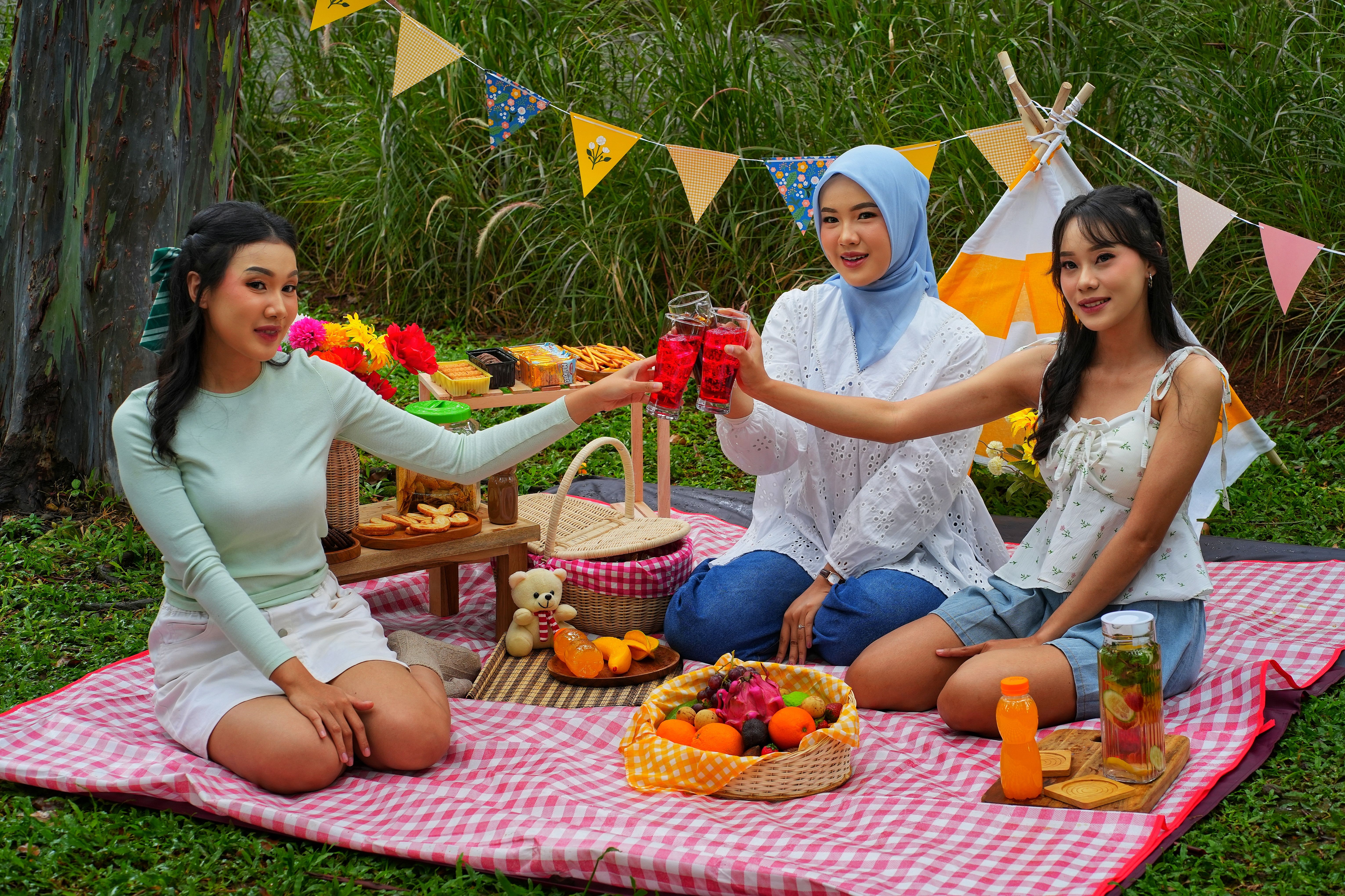 40 Picnic Brunch Ideas for Easy-Breezy Outdoor Meals - Taste of Home — Photo by ds rexy on Pexels