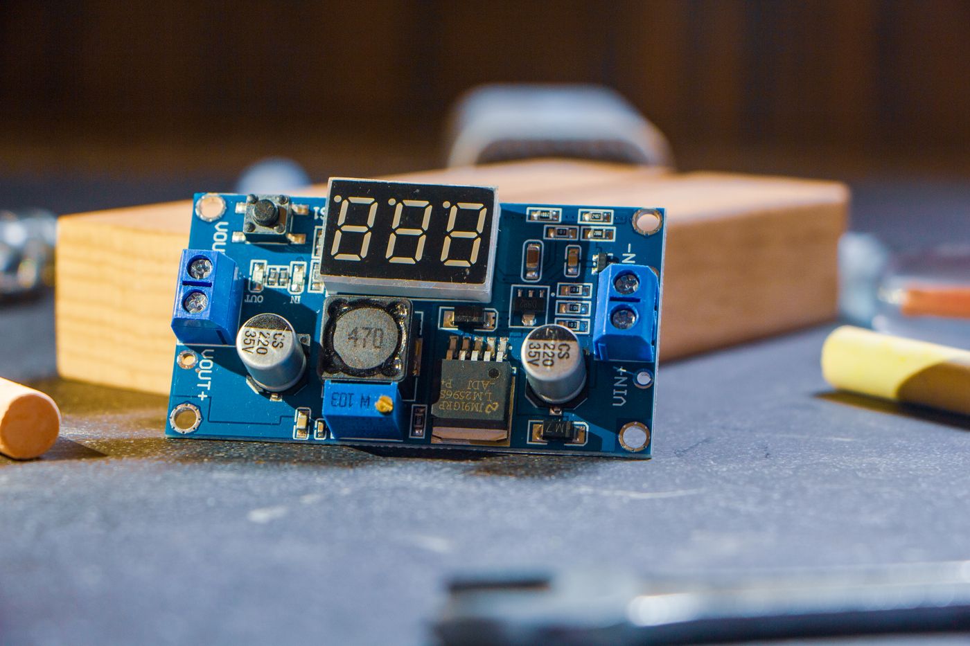 Electronic module whose revision and terminal data must be verified
