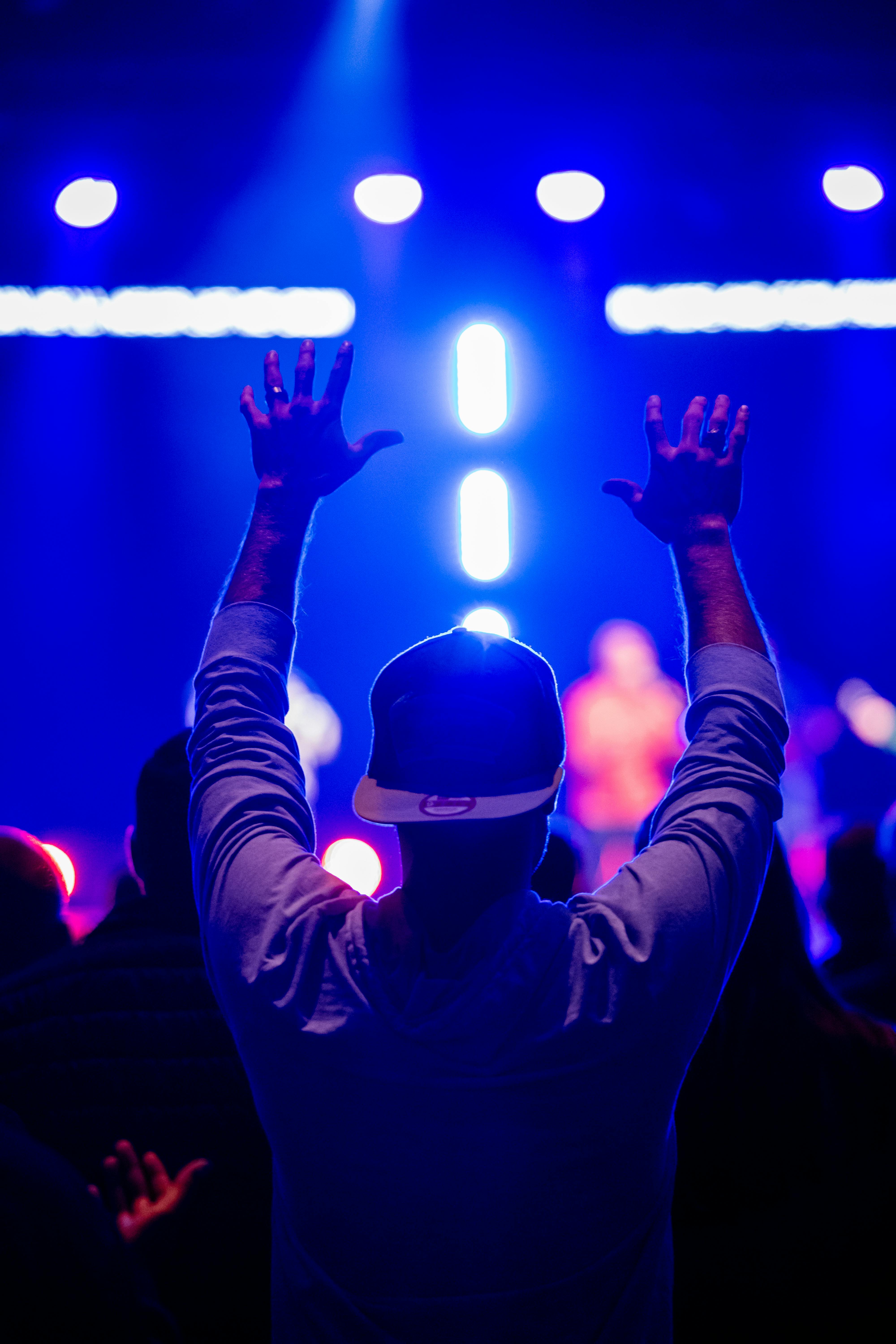 A vibrant street parade featuring traditional costumes, drummers, and horse riders showcasing cultural heritage. - Photo by Soft__Work__ on Pexels