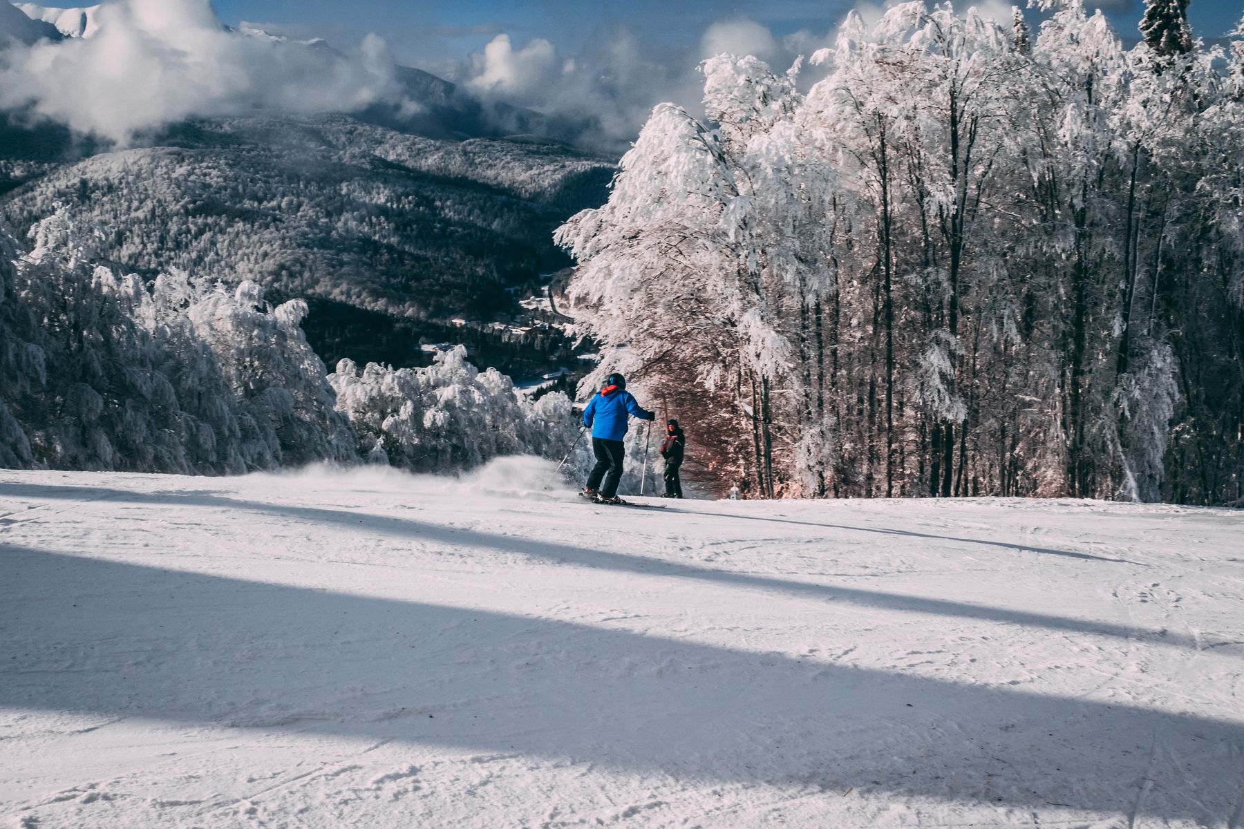 Bansko in Winter: Ski Slopes, Après-Ski & Cosy Hotels for Couples