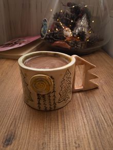Customer photo of the mug set &mdash; photo by fewmiracles on Pexels