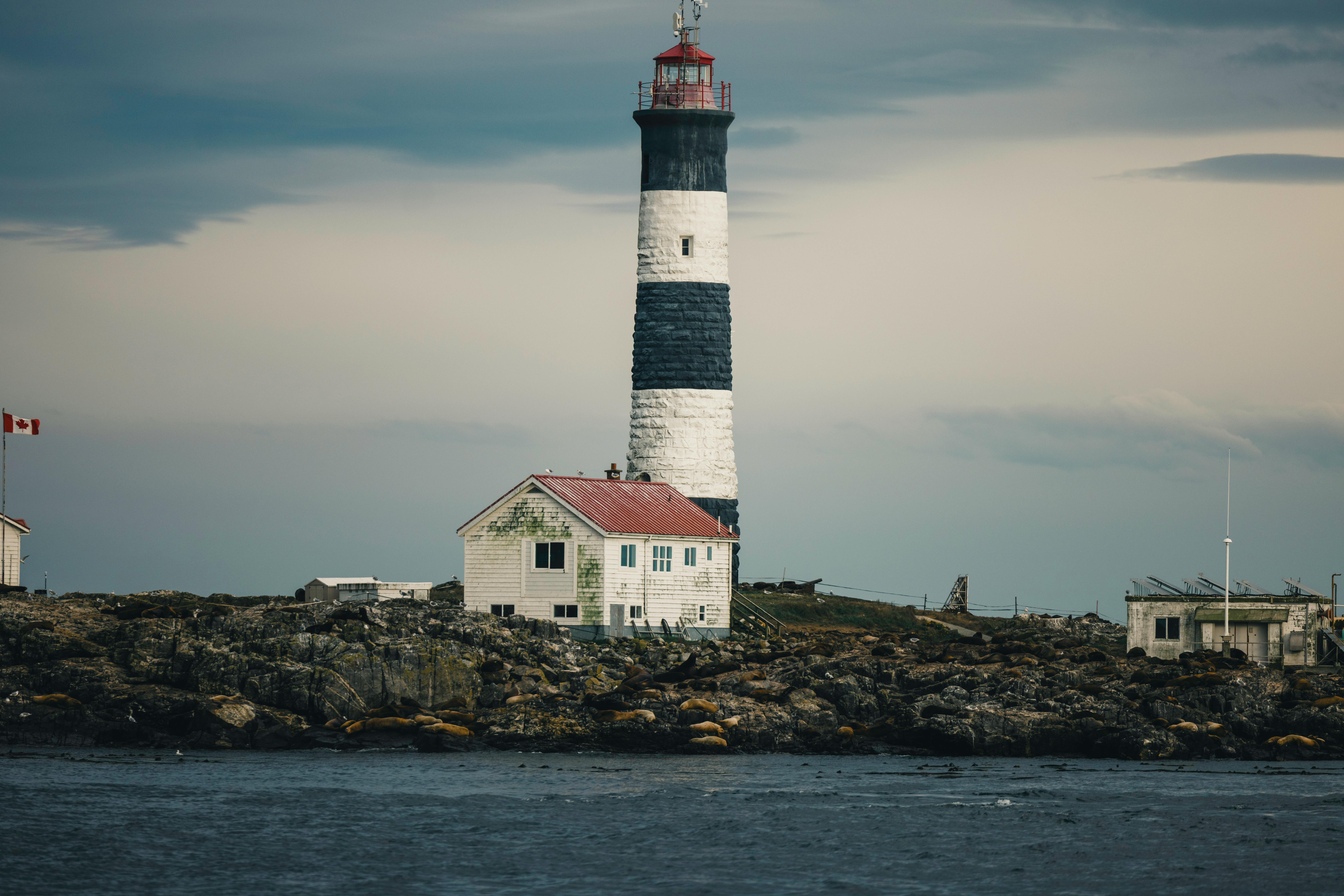 Rose Island Lighthouse trust launches executive director search ahead of milestone 2026 season — Photo by Ali Kazal on Pexels