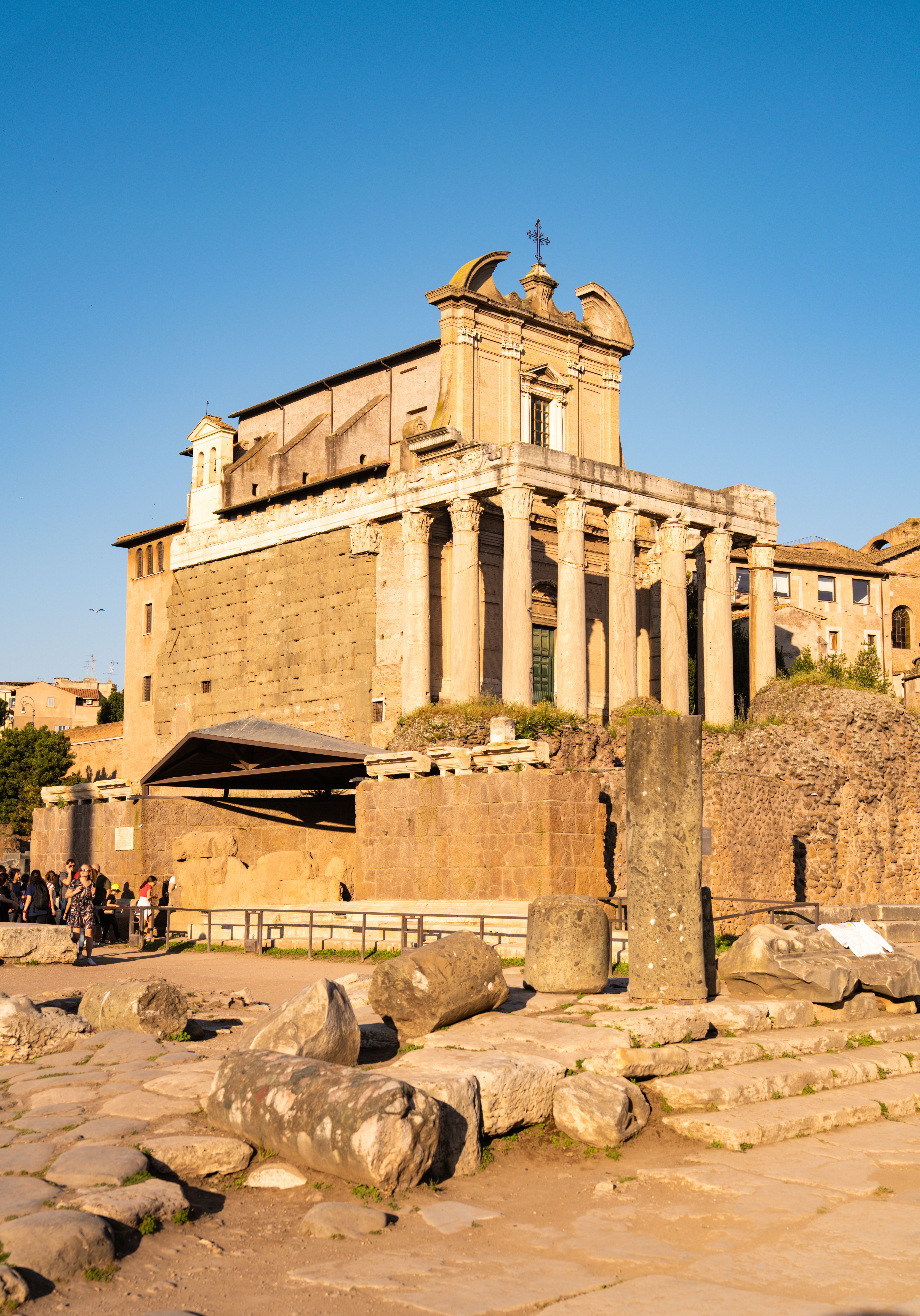 Ancient Roman Architecture in Sunlit Forum · Free Stock Photo