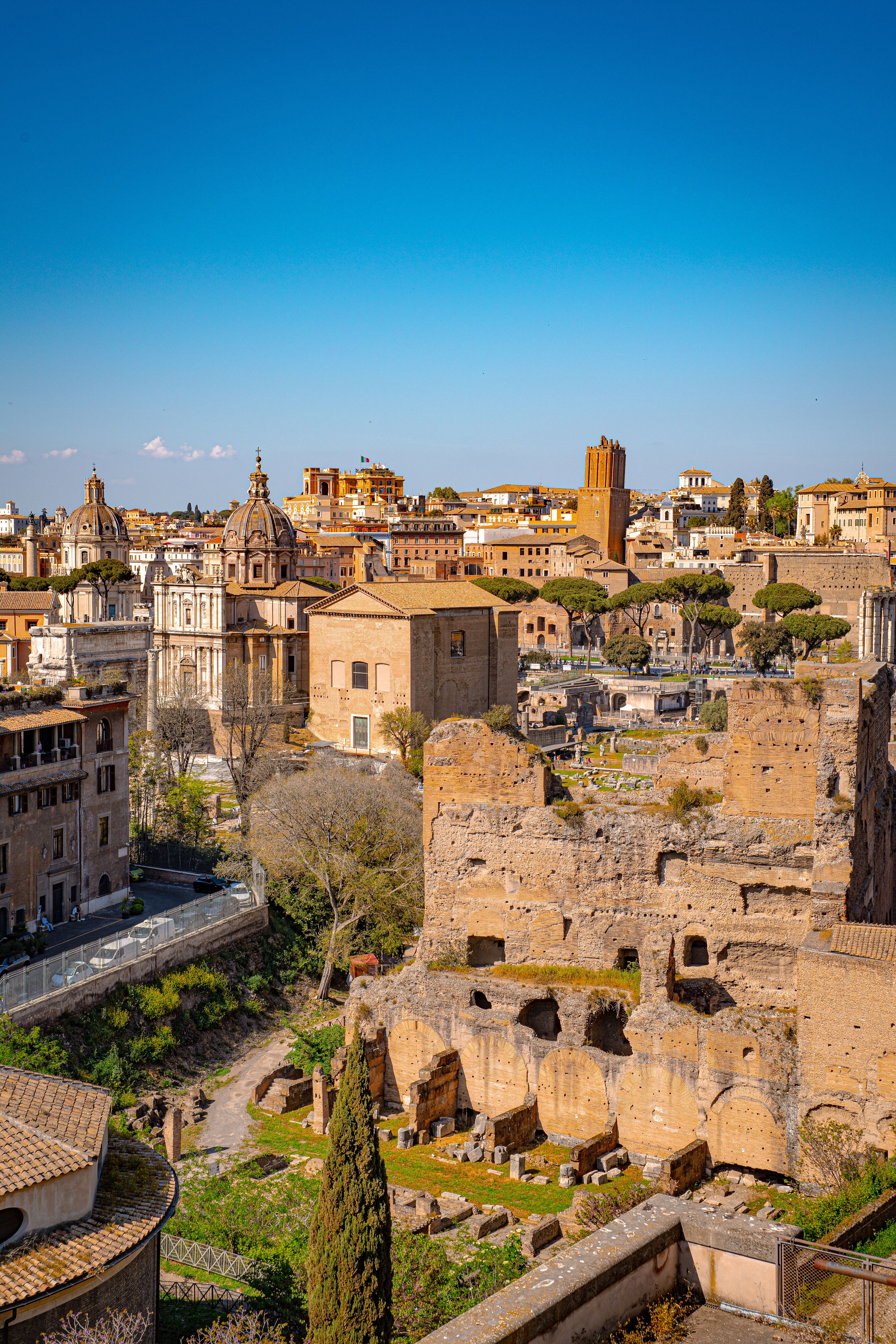 Vista Aérea Das Ruínas Romanas Antigas Em Roma. · Foto profissional ...