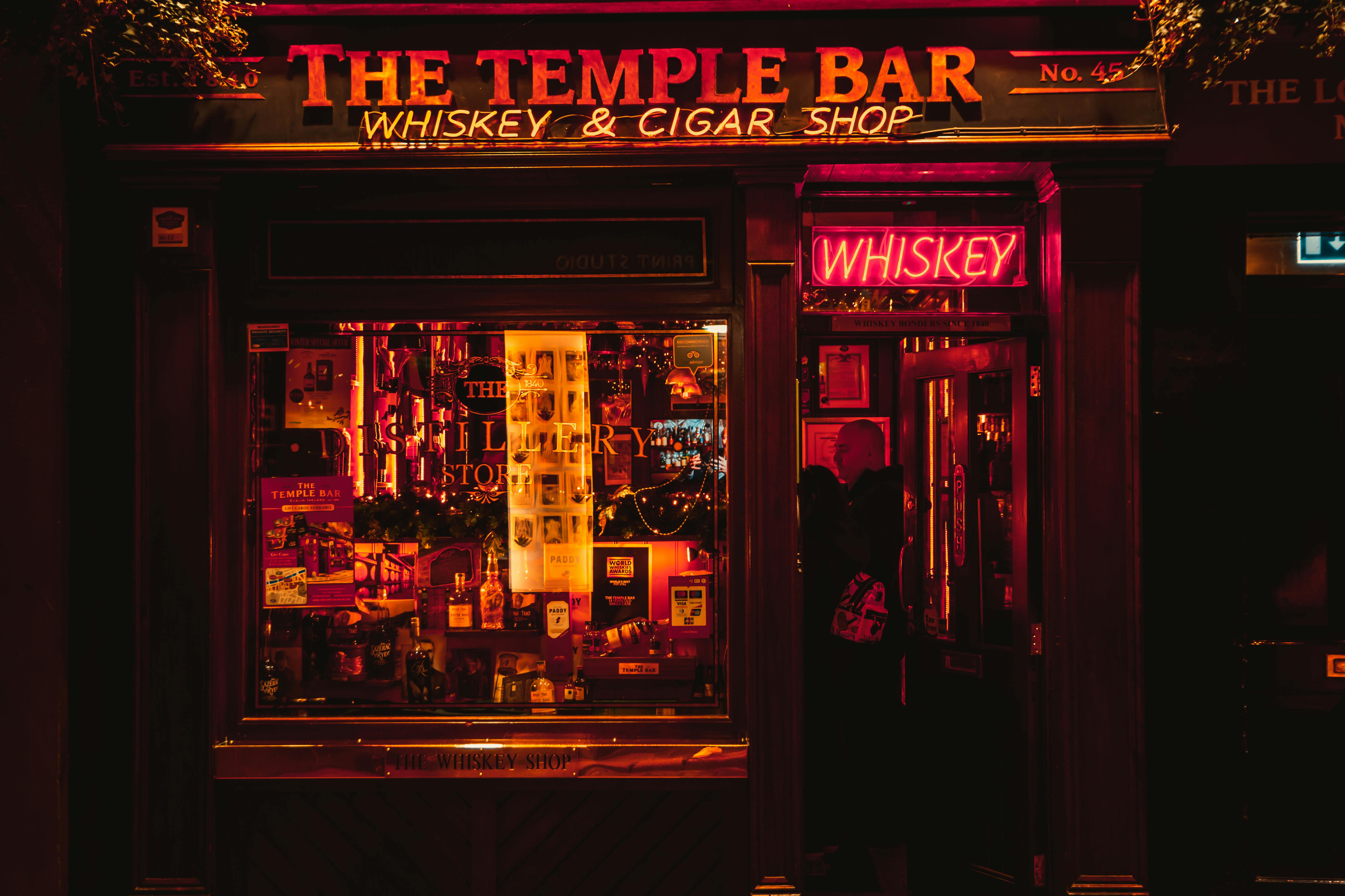 Traditional British Pub Fare: Pies, Puddings, And Ales