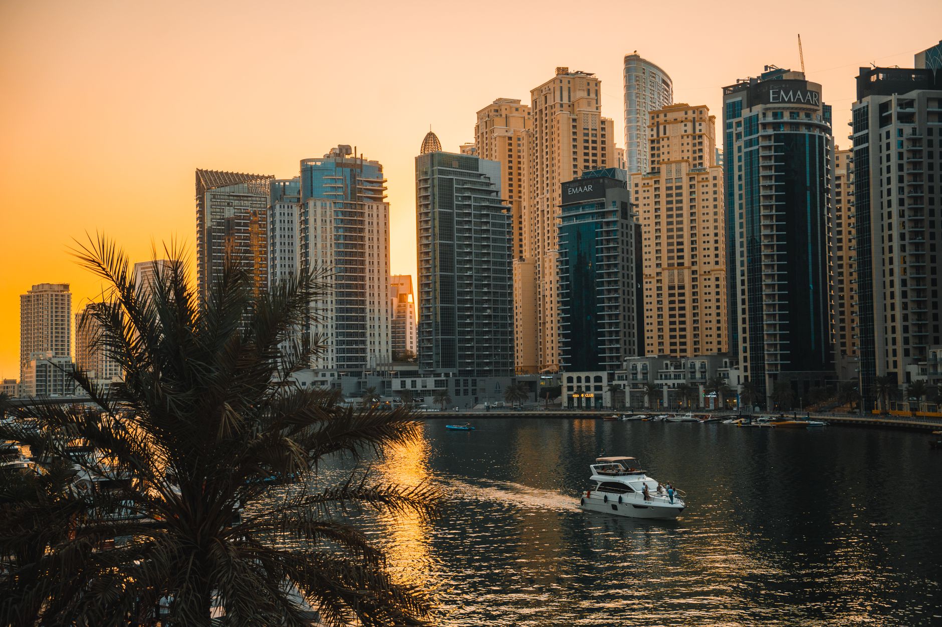 Dubai Marina Walk: Surga Tepi Air yang Wajib Dikunjungi di UEA