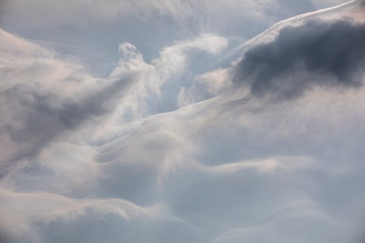 A tranquil cloud formation over Seoraksan Mountains, South Korea, showcasing soft and dramatic textures.