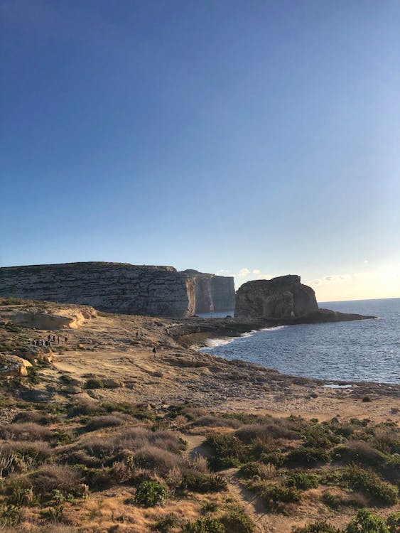 Darmowe zdjęcie z galerii z bariera morska, błękitne niebo, comino