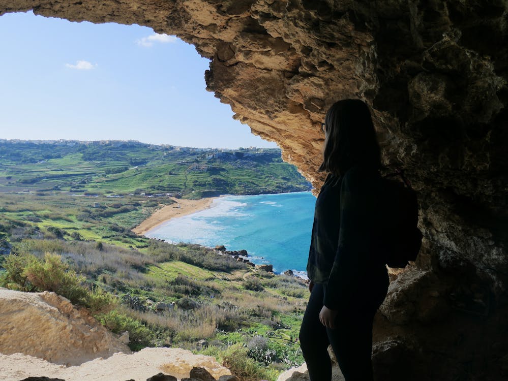 Gratis lagerfoto af blå hav, blå himmel, cliff edge