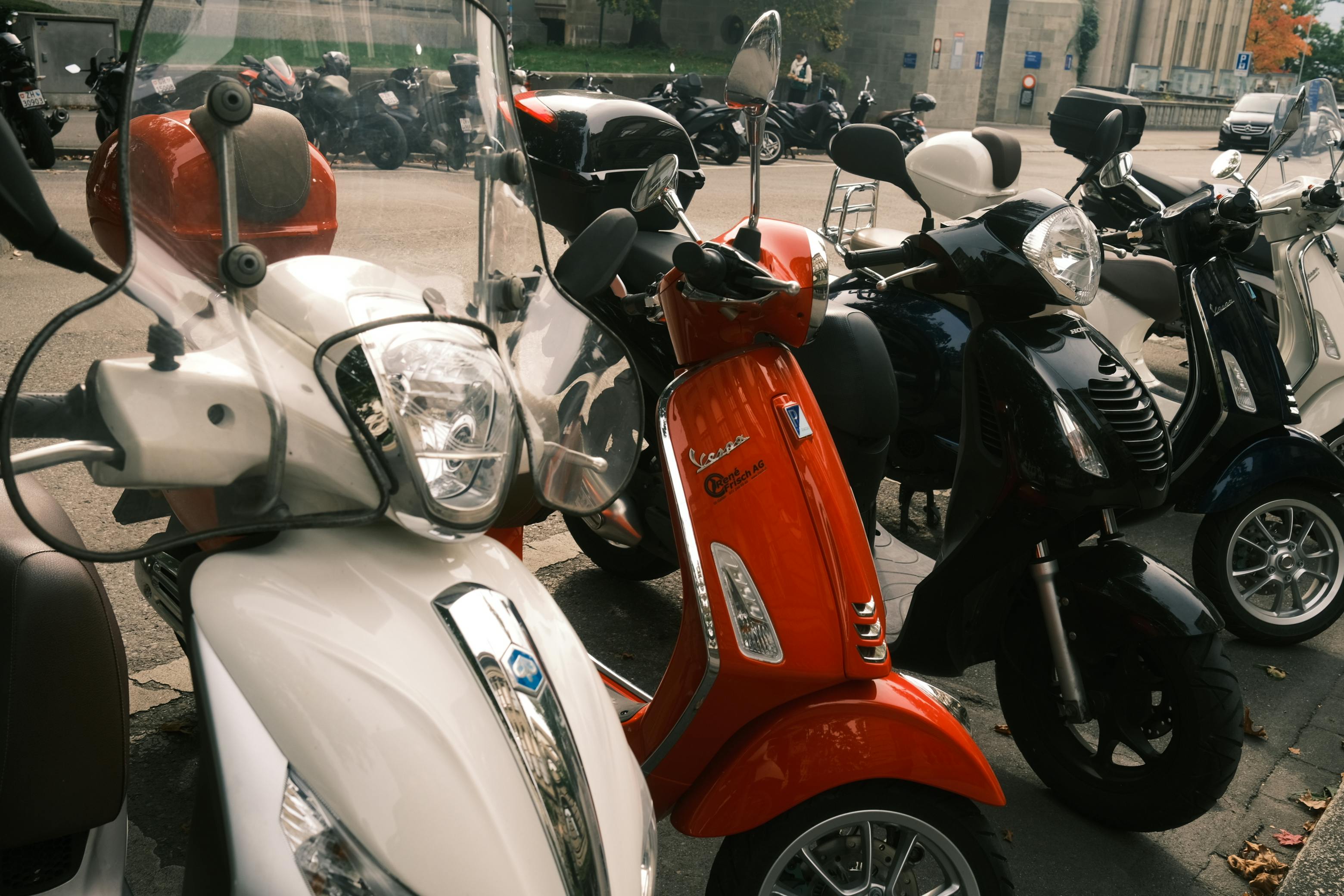 ContiScoot: over 30 Tire Sizes for Urban Mobility and Everyday Commuting — Photo by Wendy Wei on Pexels