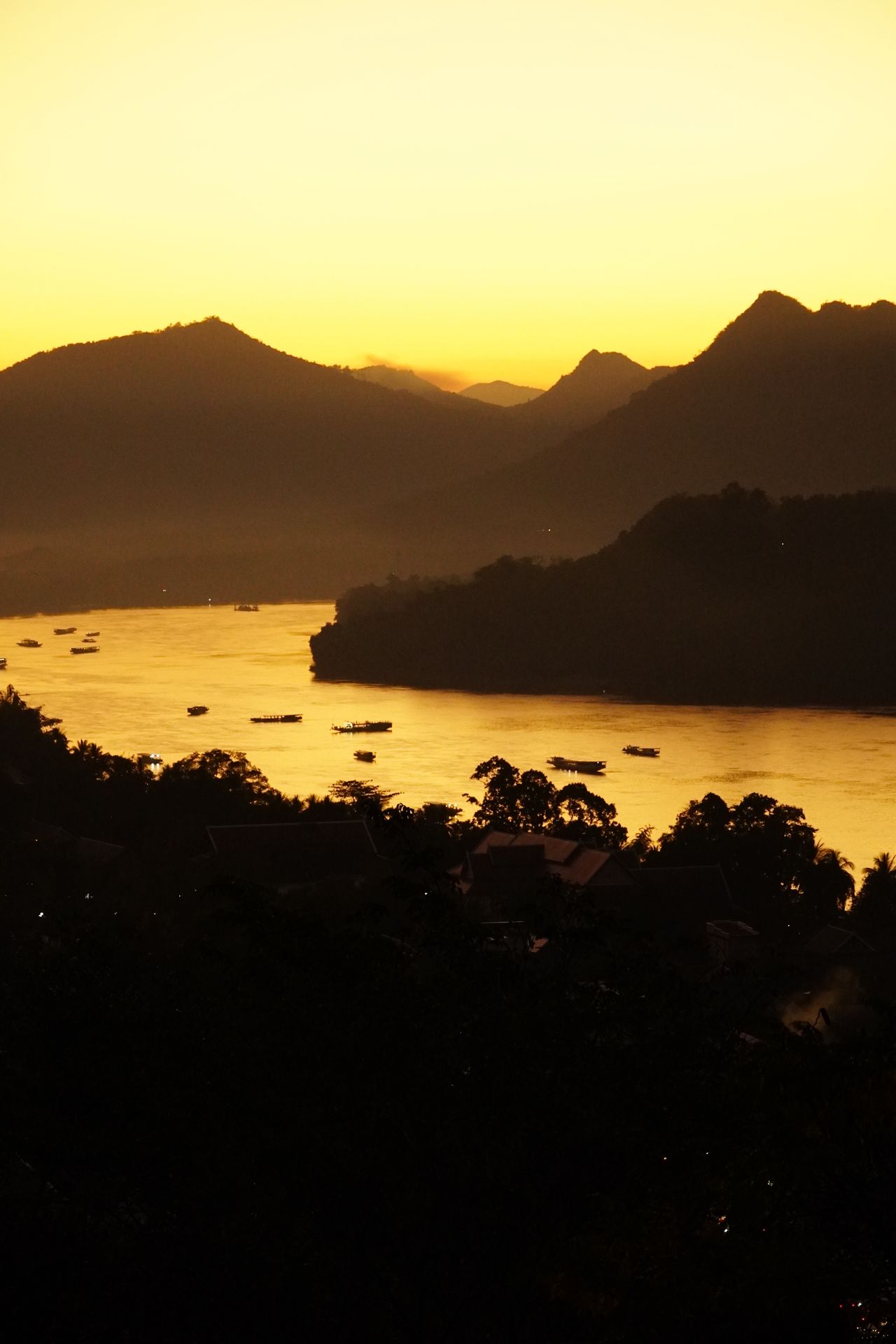 River experiences in Cambodia — Mekong & Tonlé Sap