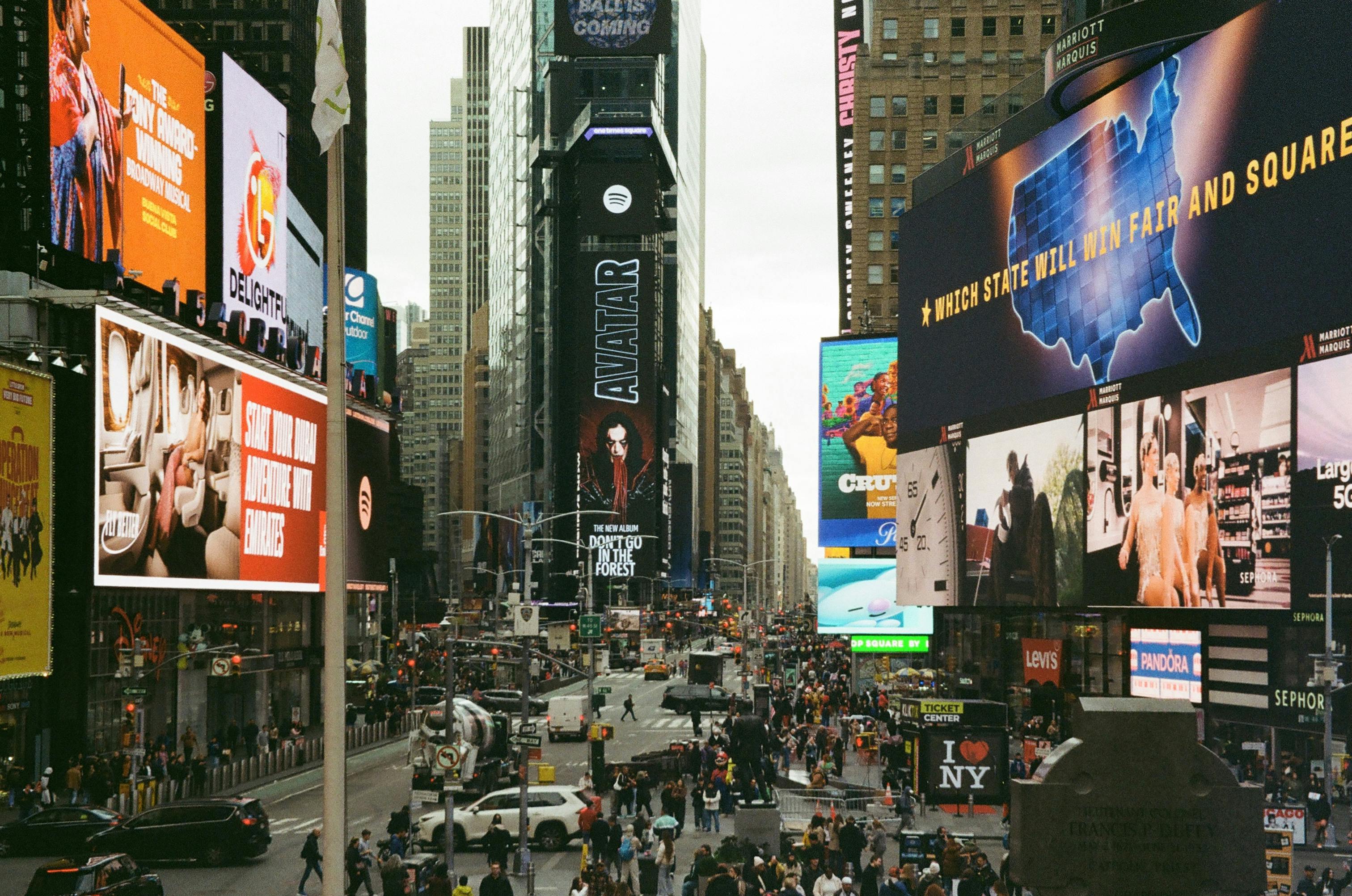 New York Times subscriptions boosted by bundling of news and lifestyle content — Photo by Alexey K. on Pexels