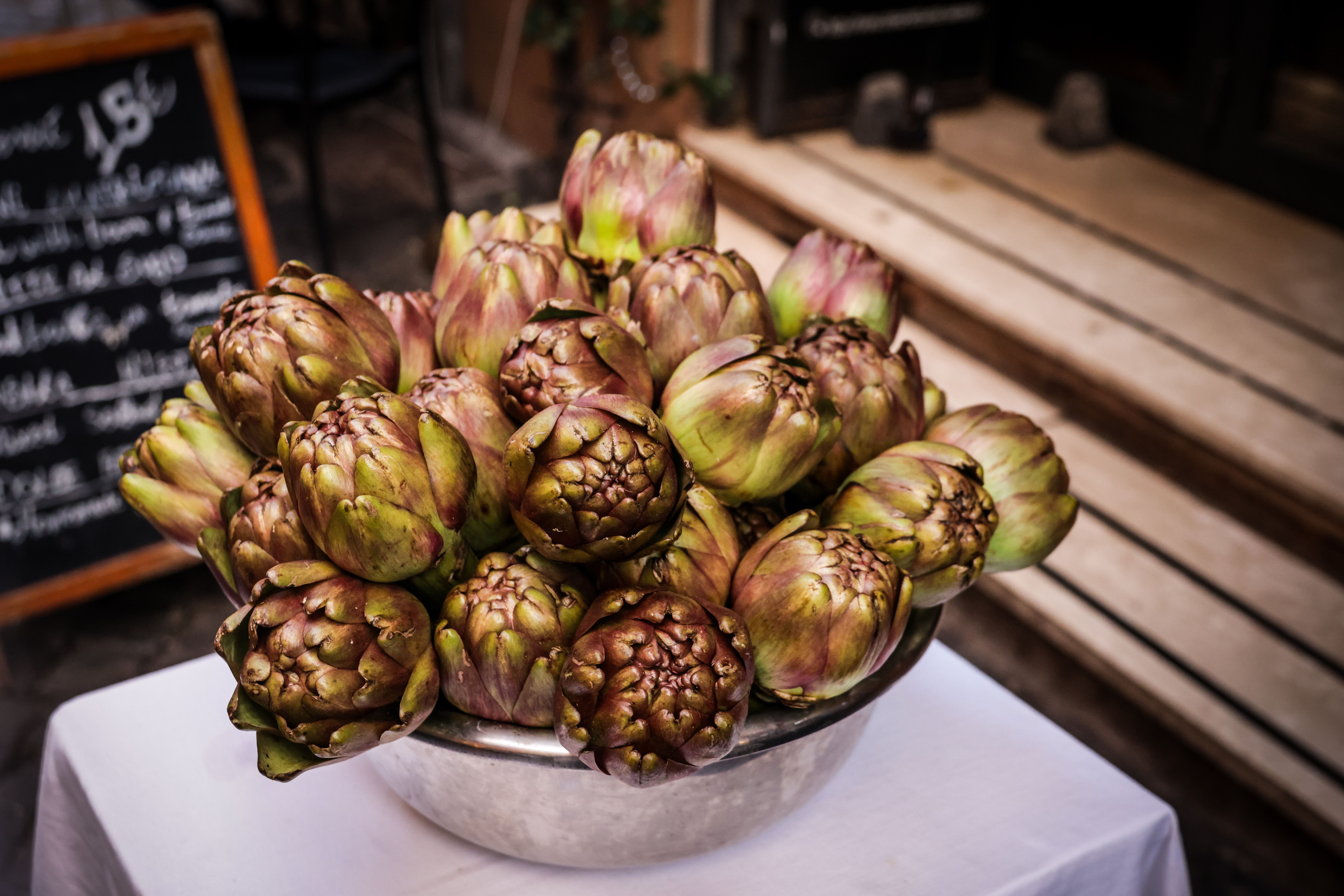 Vegetables; globe artichokes, fresh or chilled