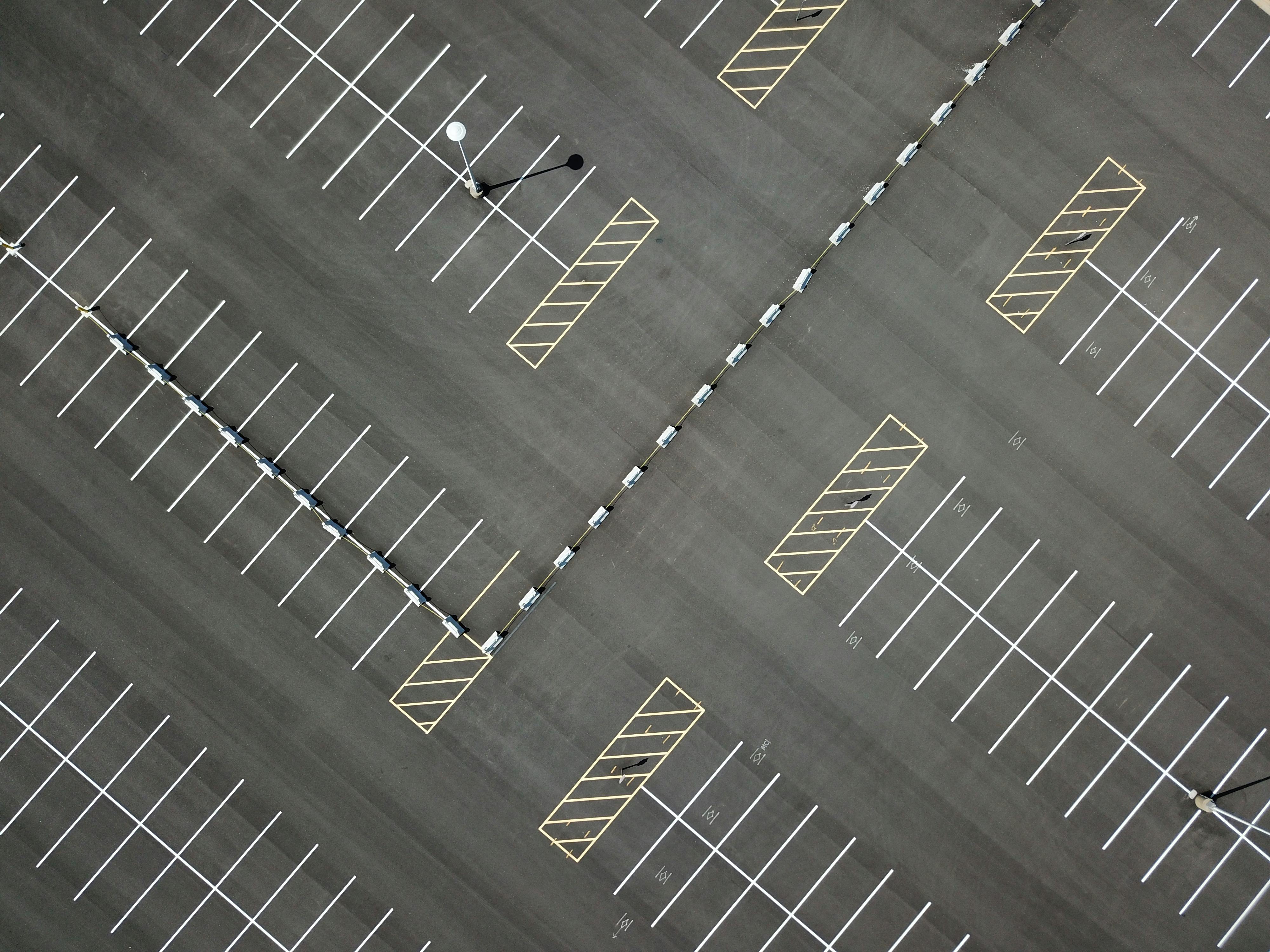 evs explained EV charging — Photo by Bl∡ke on Pexels