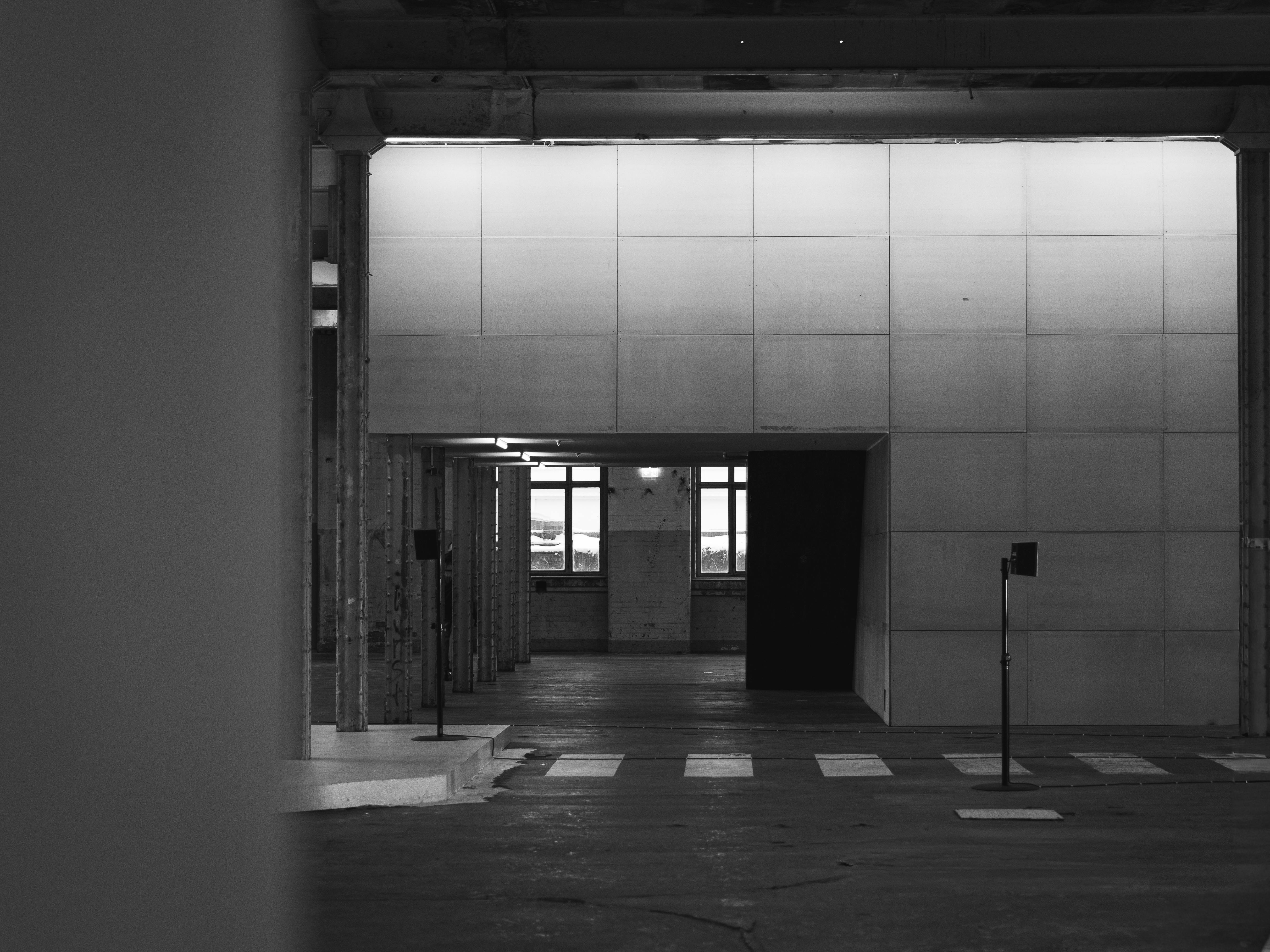 ingyenes Fekete-fehér kép egy üres ipari területről Lipcsében, Németországban. Stockfotó