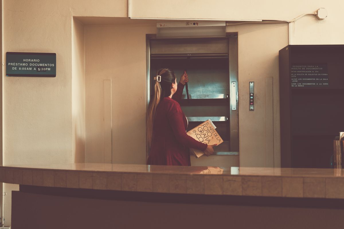 student moves in Bedmond — Student Moves in Bedmond — the working end of the job