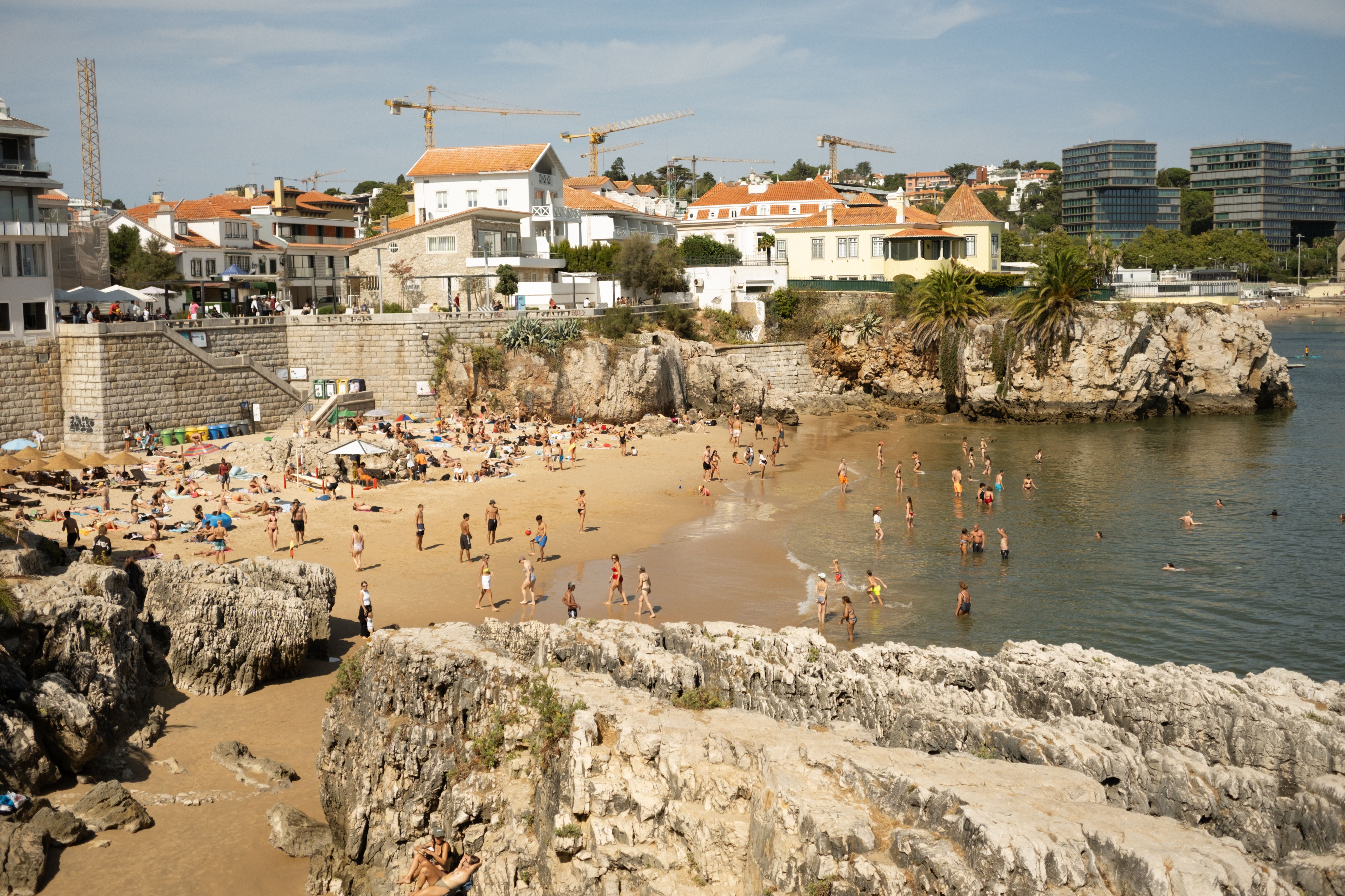 Portugal rules out remote working and reducing air travel due to fuel prices — Photo by Prateek Katyal on Pexels