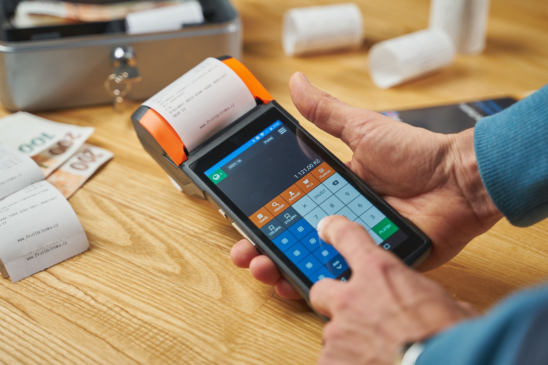 Automated Invoicing Software: Simplify Your Billing 3 Digital invoice being generated on a screen with automation gears in the background
