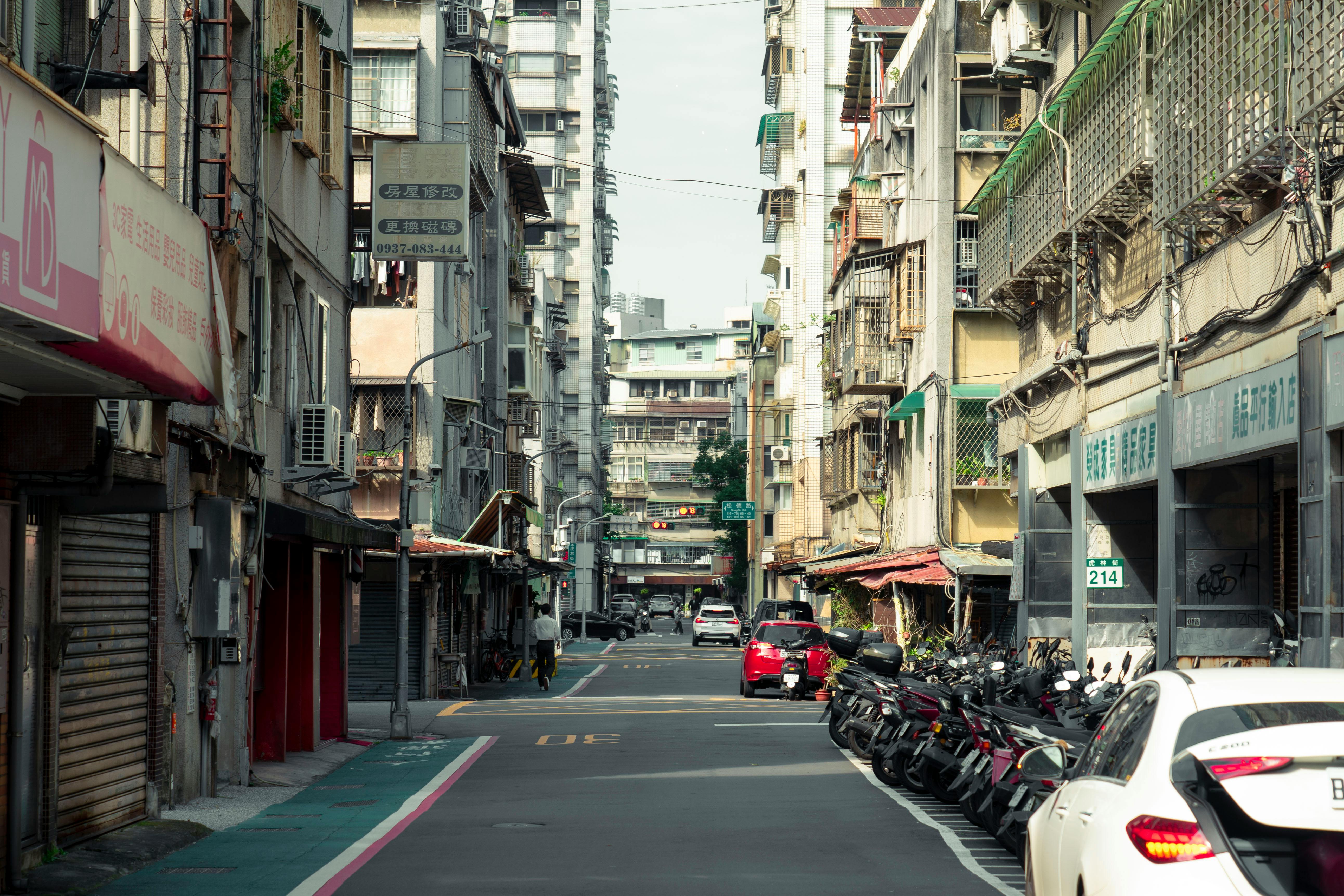 automotive diagnostics, vehicle troubleshooting, engine fault codes, car maintenance technology — Photo by Jimmy Liao on Pexe
