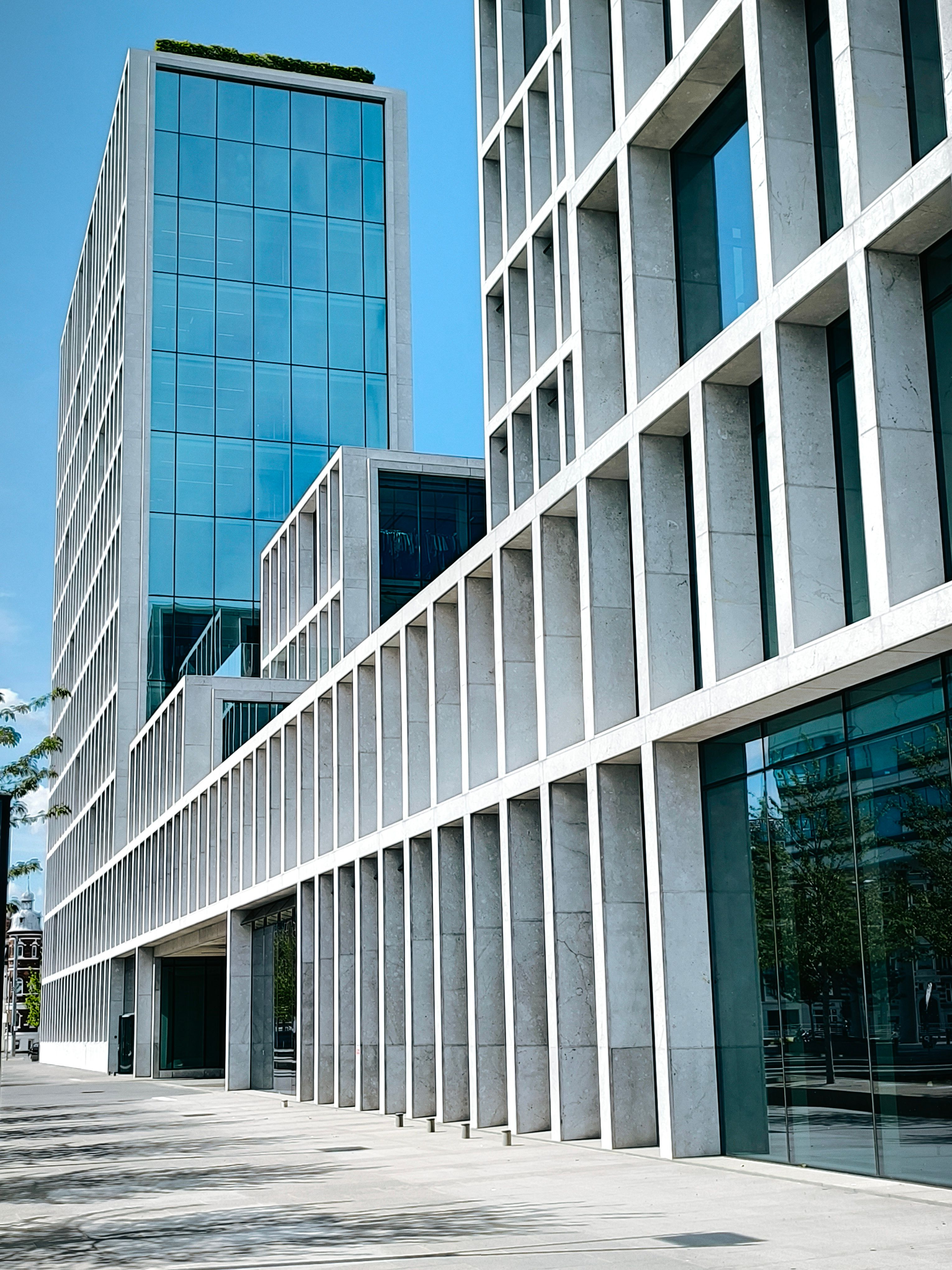 Elegante, moderne Gebäude in Aarhus, Dänemark, die urbane Architektur präsentieren.